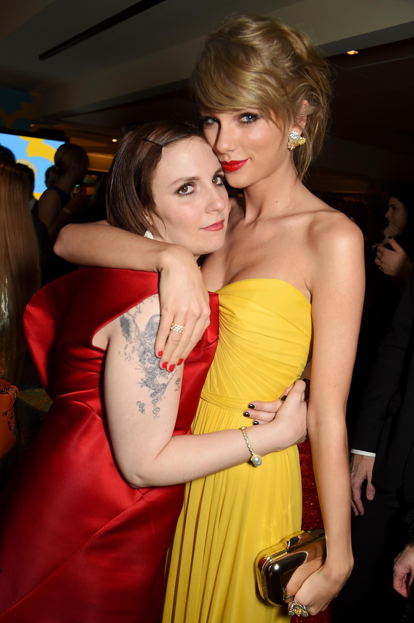 ทำไม Lena Dunham ถึงรู้สึก 'ปกป้อง' เหนือ Pal Taylor Swift