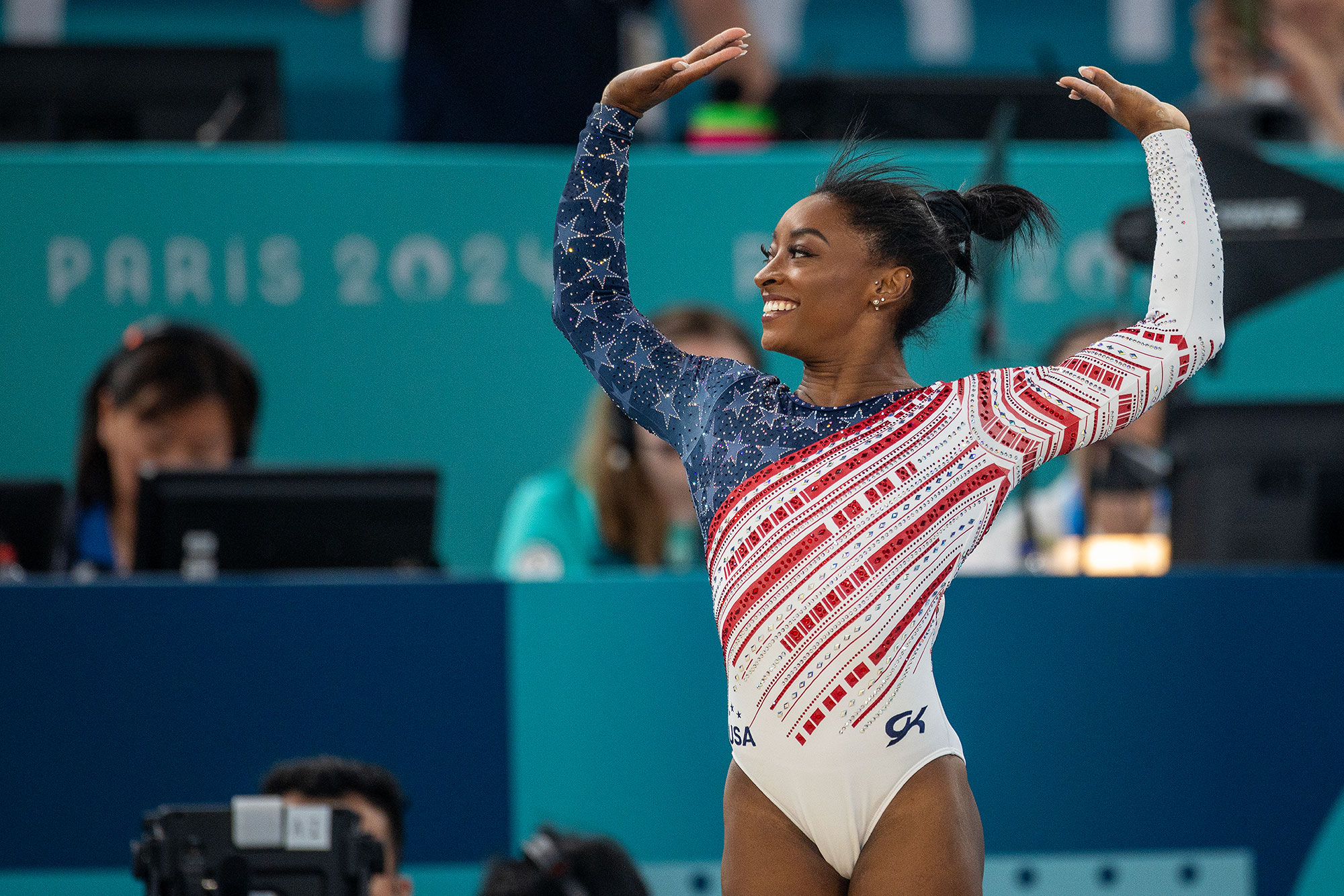 MyKayla Skinner oklaskiwała zwycięstwo drużyny gimnastycznej przed Shade Simone Biles