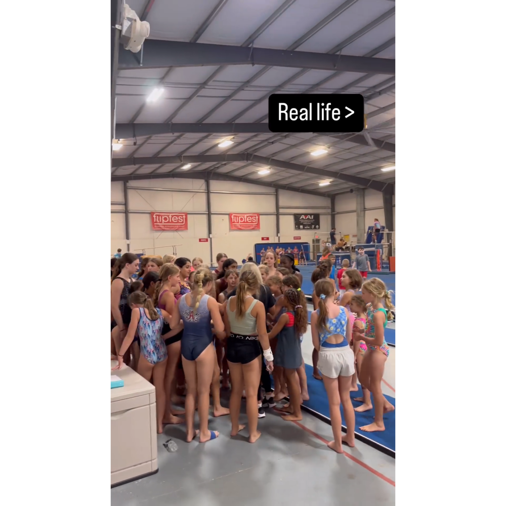 El esposo de MyKayla Skinner, Jonas, comparte una imagen de una atleta olímpica en el campamento de gimnasia infantil en medio del drama de Simone Biles
