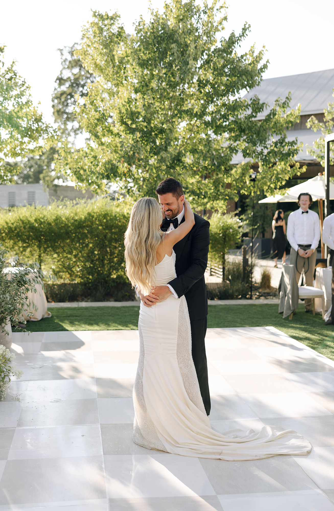 Alex Killorn und Ehefrau Tiffany von der NHL teilen Details von ihrer Hochzeit in Napa