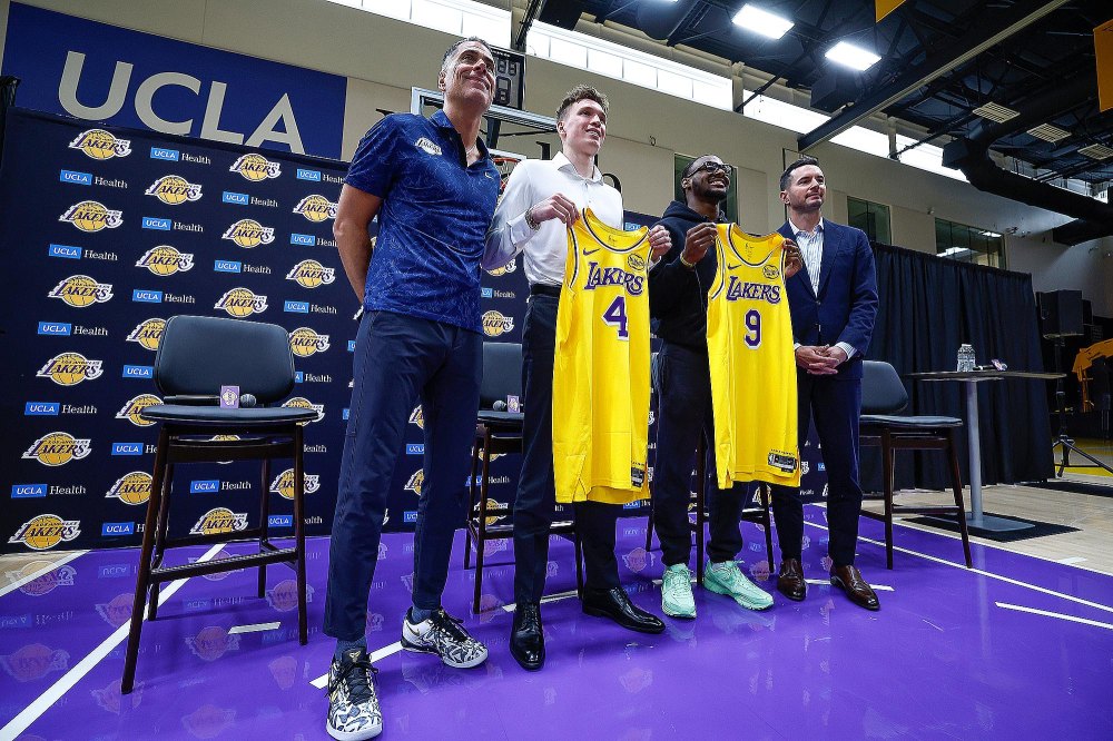 El nuevo entrenador de los Lakers, JJ Redick, dice que Bronny James se 
