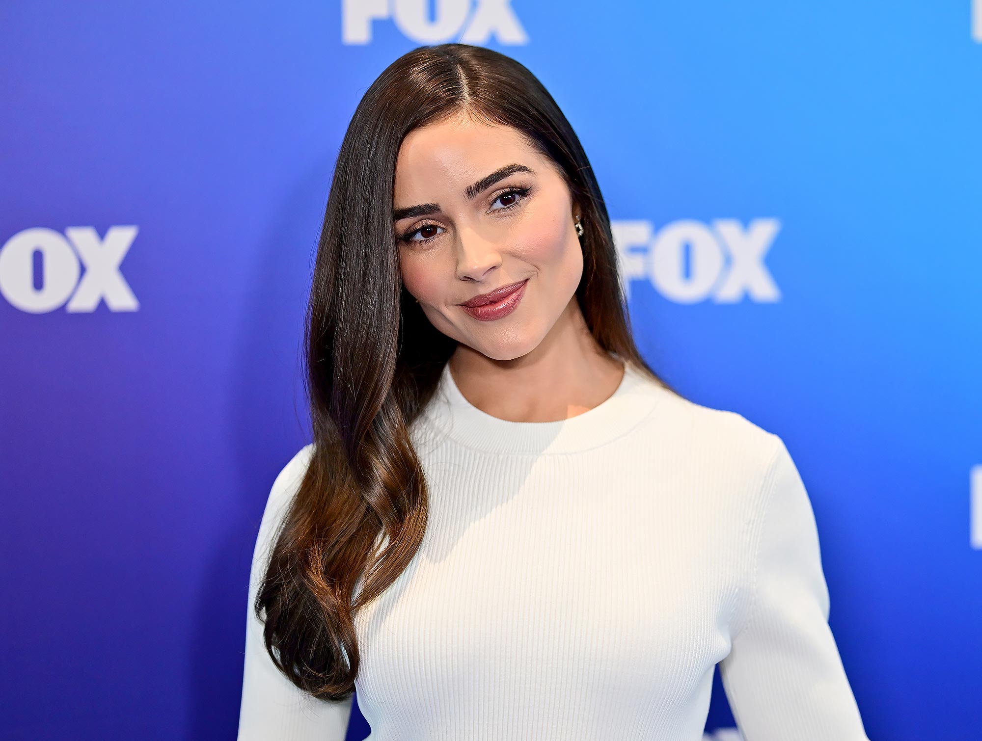 Olivia Culpo pulou rímel, delineador de lábios e maquiagem de sobrancelha em seu casamento