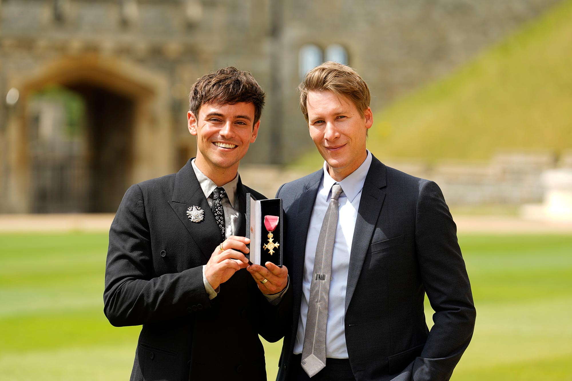 Cronograma do relacionamento do mergulhador olímpico Tom Daley e do marido Dustin Lance Black