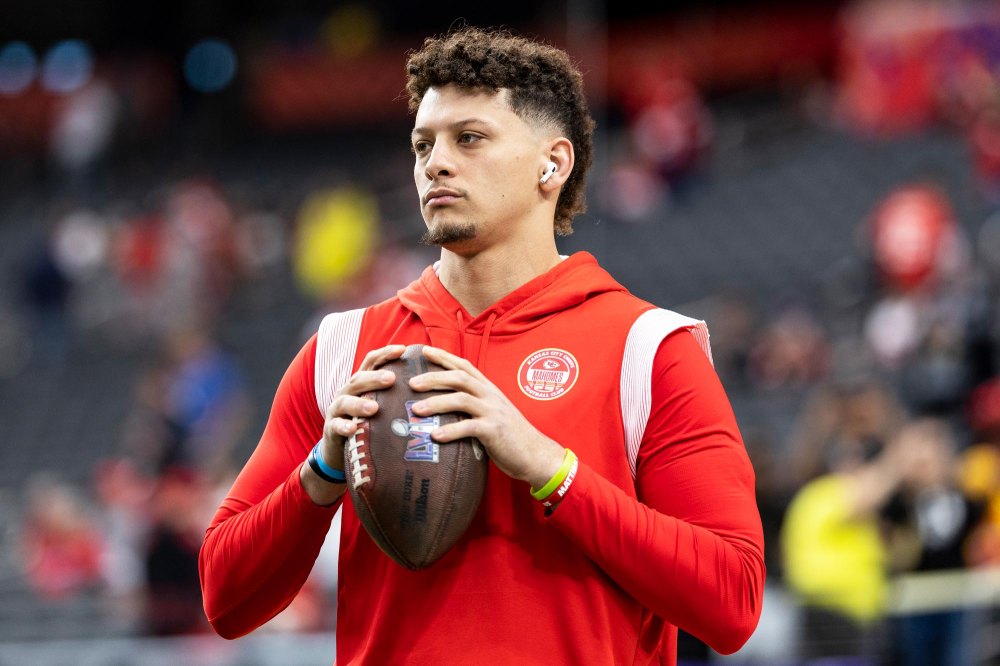 Patrick Mahomes Brushes Off Raiders Calling Him a Bitch Kermit Doll