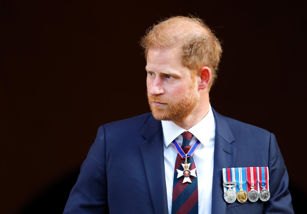 Prince Harry Spoke With Spencer Family After Death of His Uncle Robert Fellowes 429