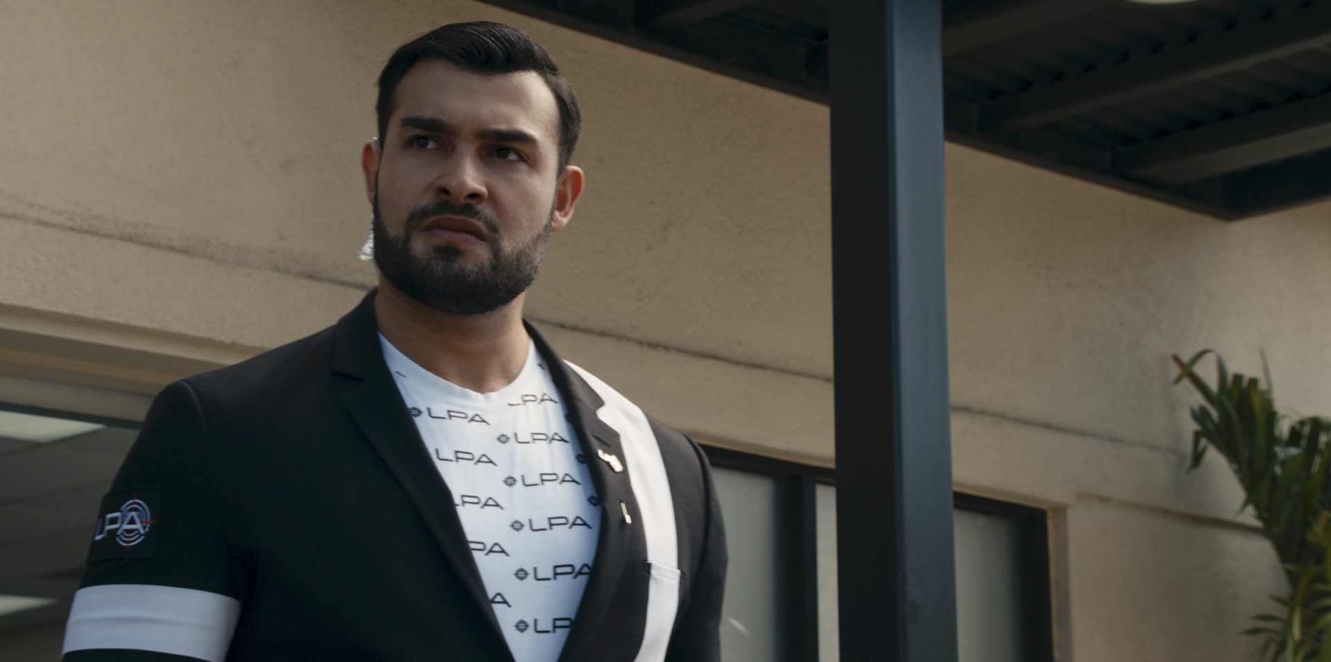 O costar de 'Jackpot' de Sam Asghari, Simu Liu, o inspirou a interpretar mais vilões