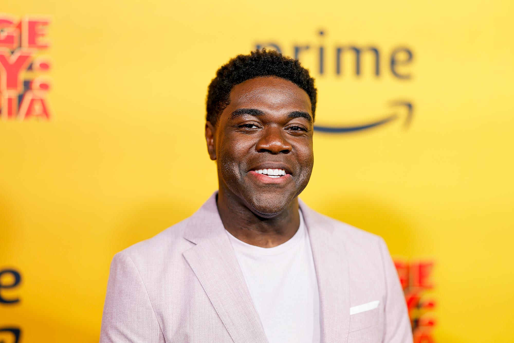 Sam Richardson อธิบายว่าทำไมเขาถึงนำสเต็กของตัวเองมาทำอาหาร