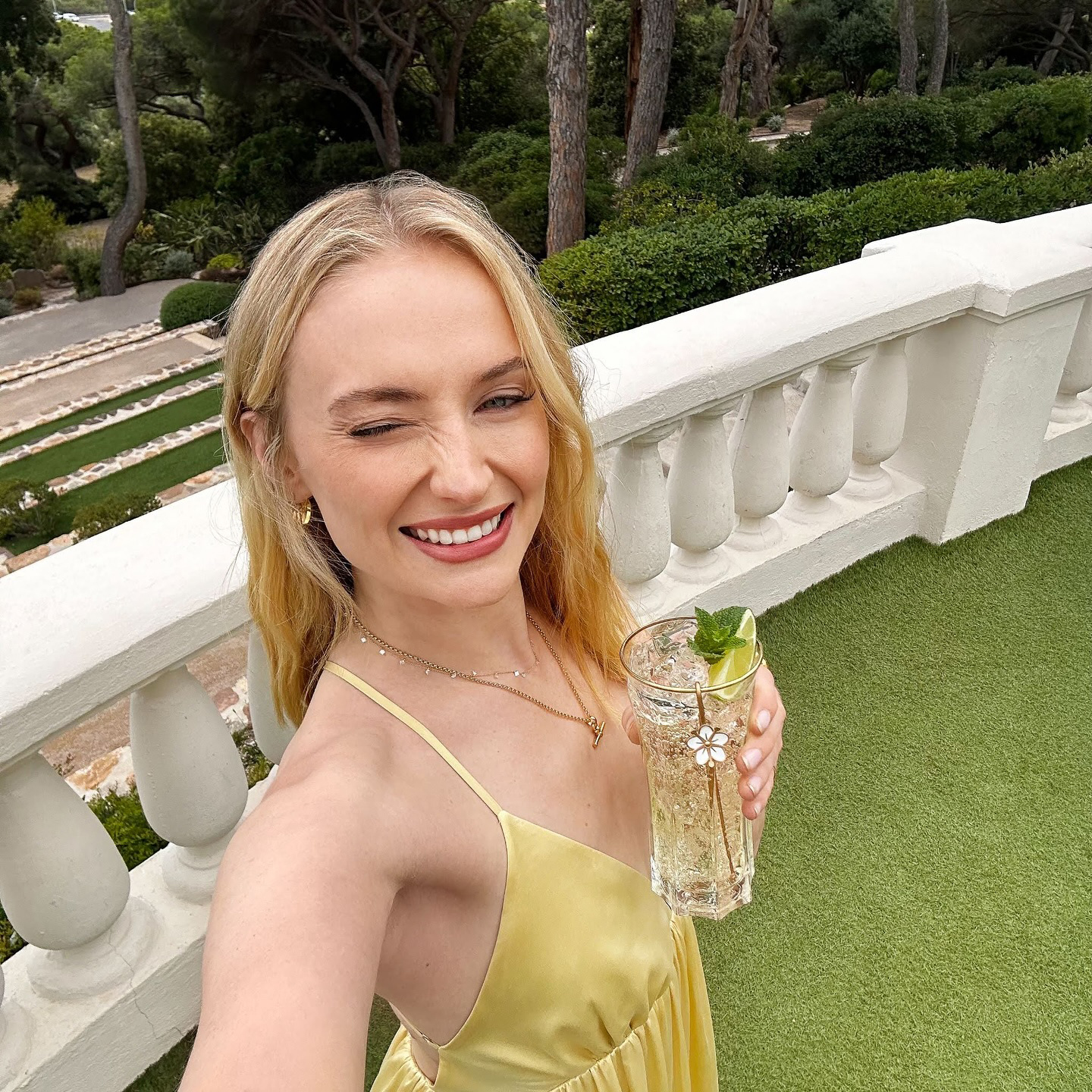 Sophie Turner verrät ihr „Rezept für einen heißen Mädchensommer“ nach der Scheidung von Joe Jonas