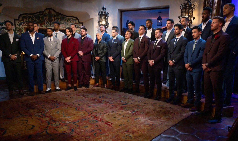 Crítica de estilo critica homens da 21ª temporada de 'The Bachelorette' de Jenn Tran usando ternos 'piores'