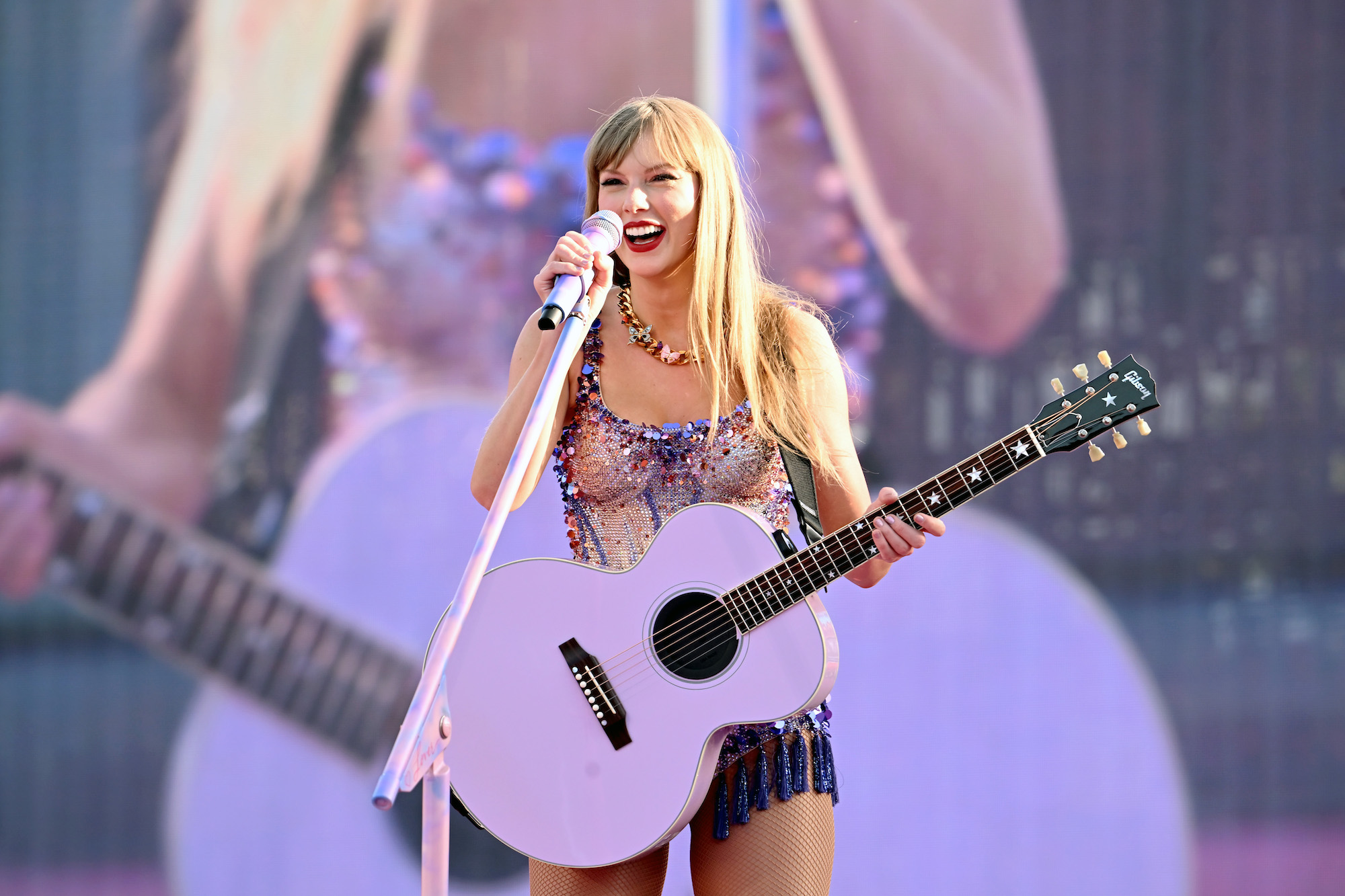 แฟน Taylor Swift 'ร้องไห้หนักมาก' ใน 'Eras' หลังจากแคมเปญการใช้รถเข็นคนพิการ