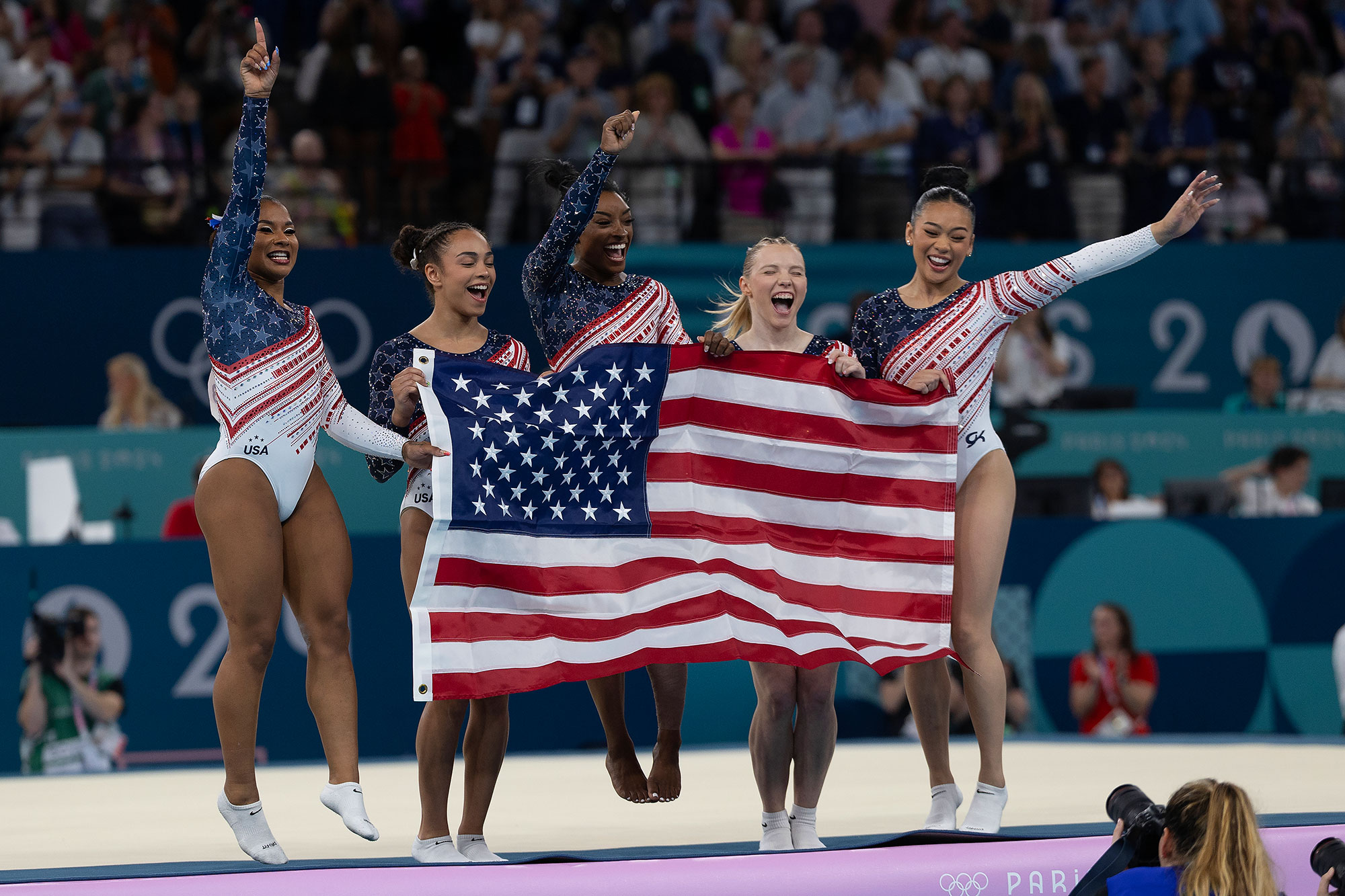 Đội Mỹ và nhiều người khác trở lại Simone Biles sau khi MyKayla Skinner Diss xuất hiện