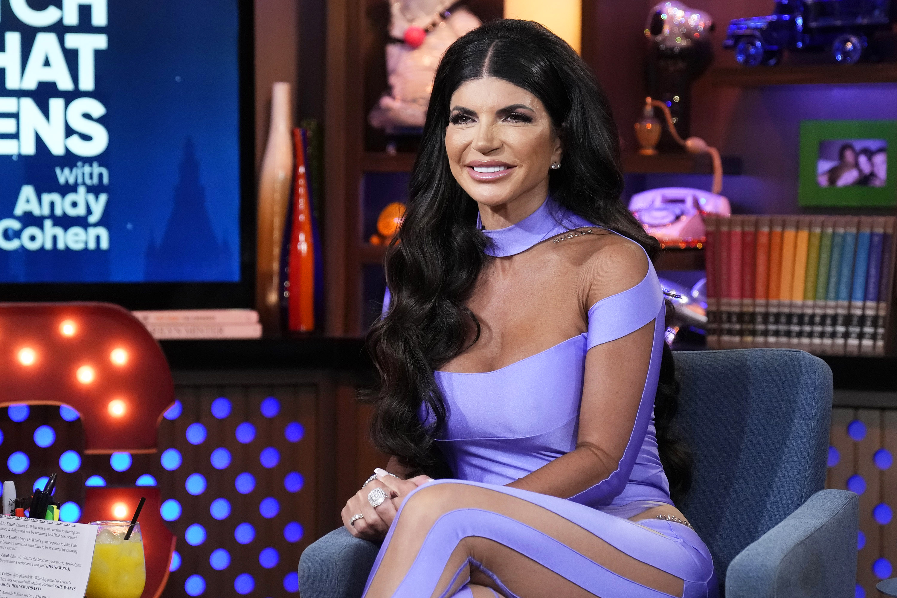 Teresa Giudice, do RHONJ, encerra rumores de que ela está saindo após 14 temporadas