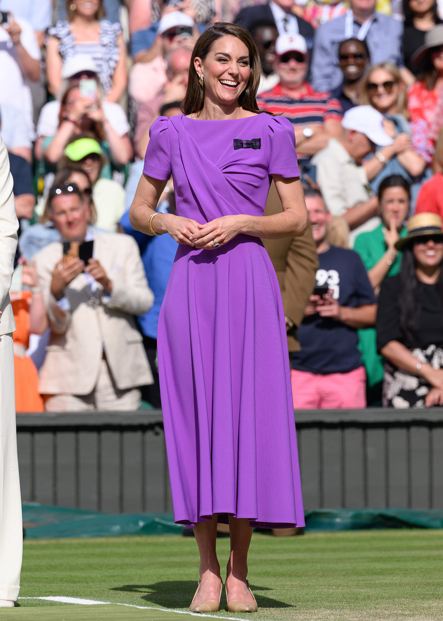 Tại sao Kate Middleton mặc chiếc váy màu tím rực rỡ tại Wimbledon