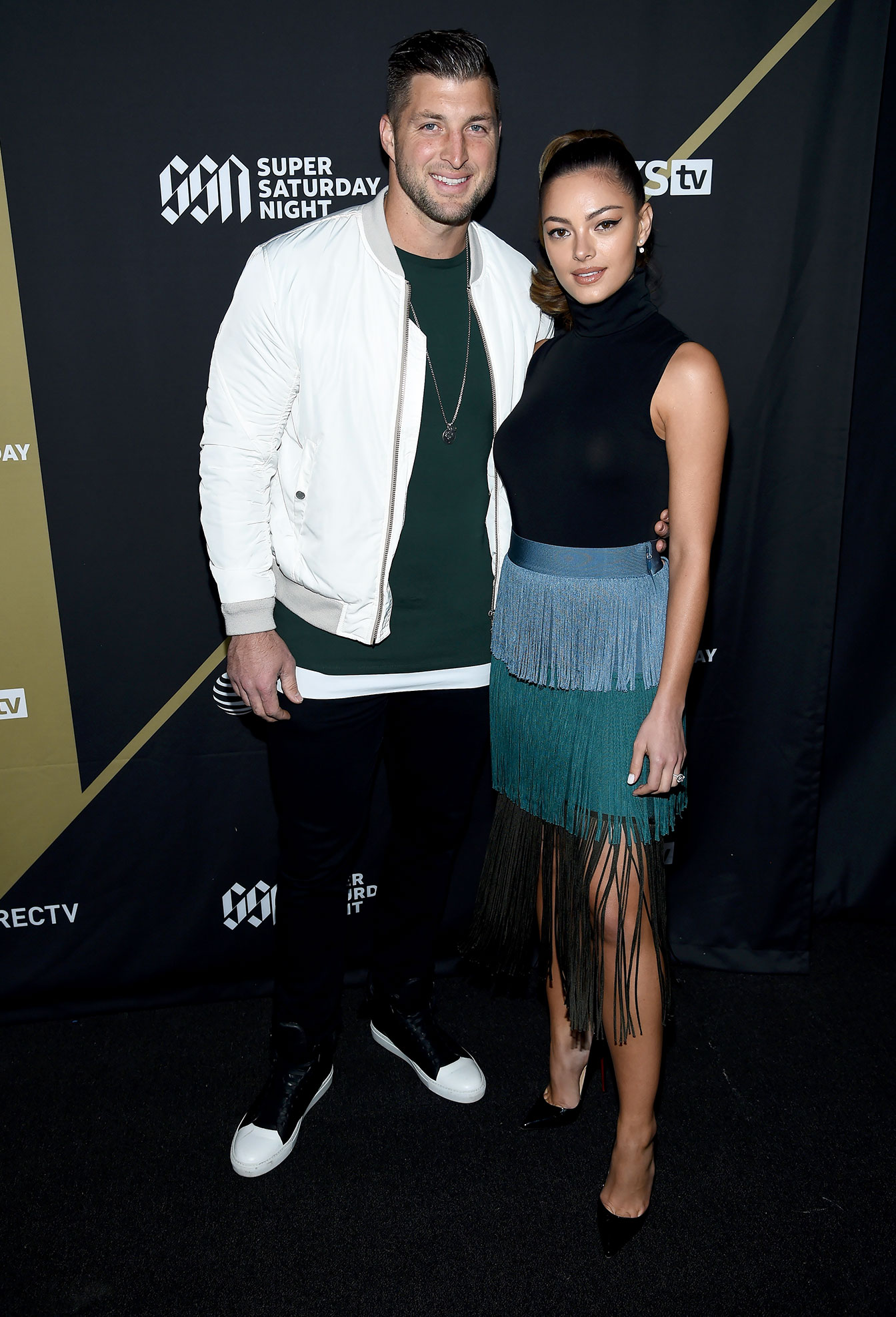 Tim และ Demi-Leigh Tebow นึกถึง 'อุปสรรคด้านภาษา' ในช่วงเริ่มต้นของความรักของพวกเขา