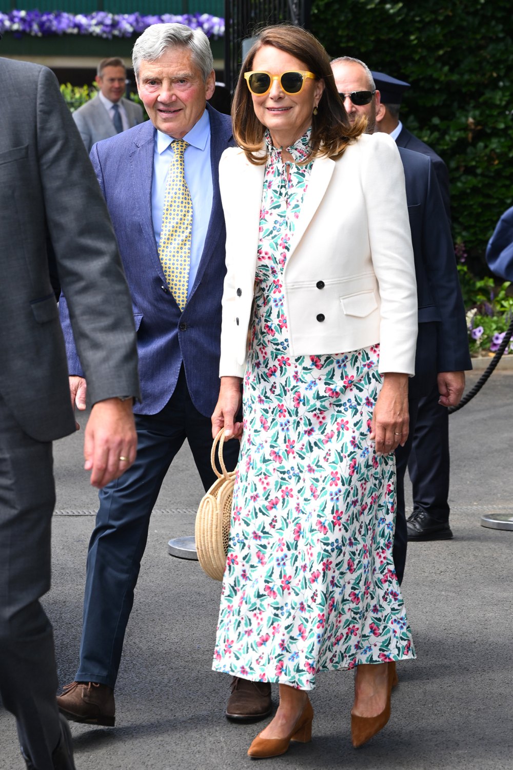Os pais de Kate Middleton, Carole e Michael, fazem uma aparição em Wimbledon sem ela