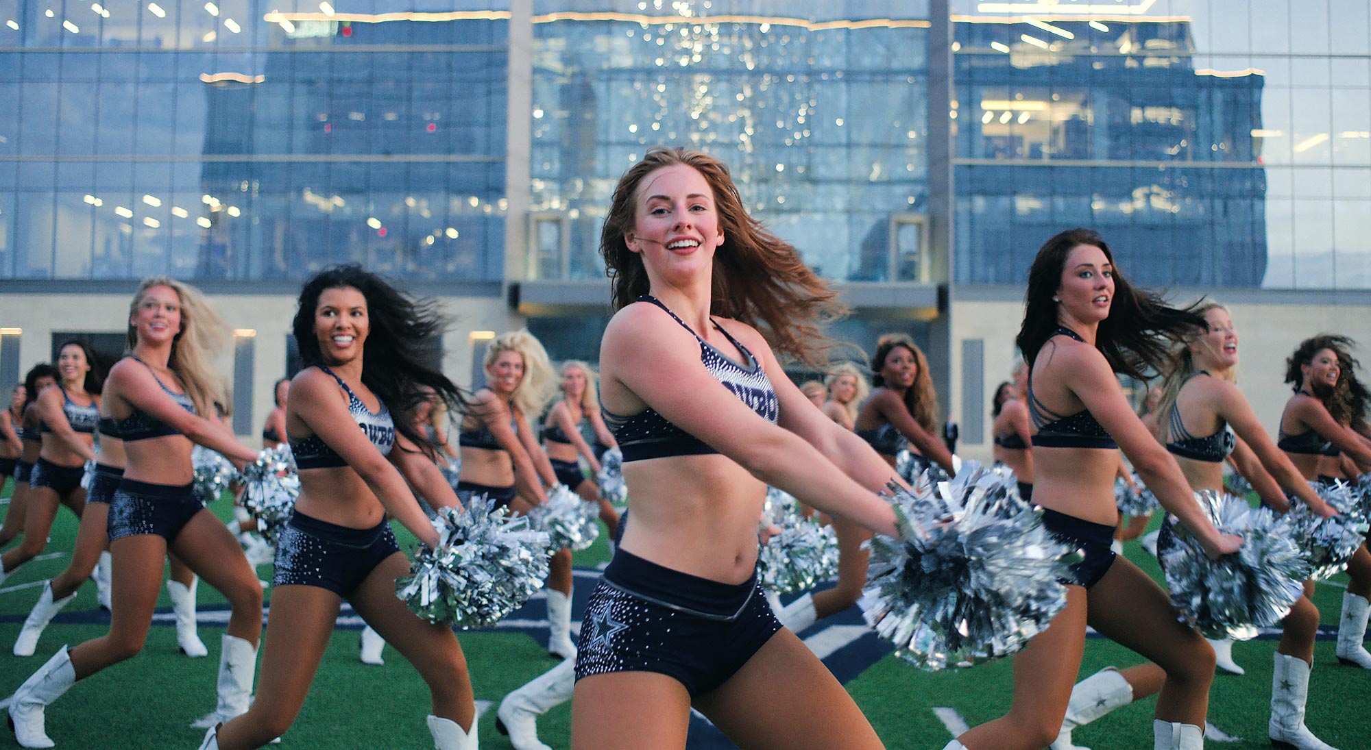 ผู้กำกับ 'America's Sweethearts: Dallas Cowboys Cheerleaders' ต้องการซีซั่น 2