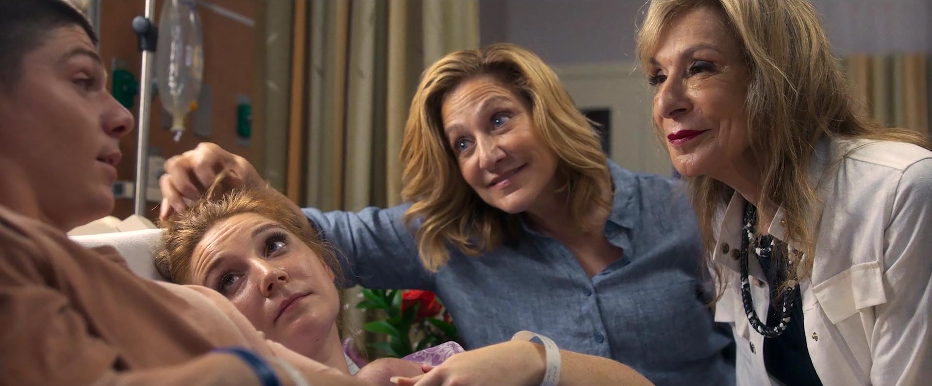 Edie Falco sucht im ersten Blick auf „I'll Be Right There“ nach einem neuen Lebenskapitel