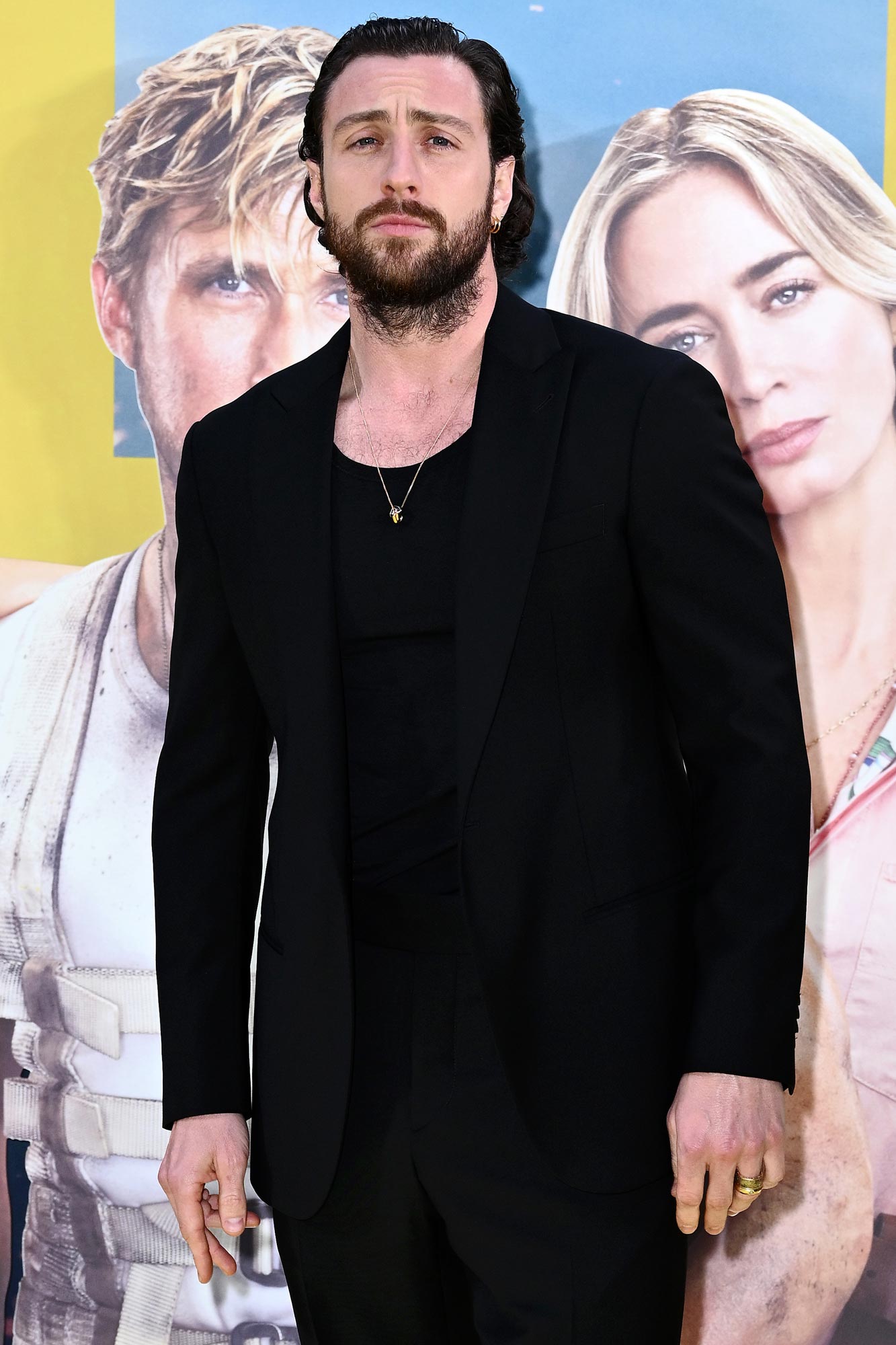 Aaron Taylor-Johnson fica quase irreconhecível depois de raspar a barba