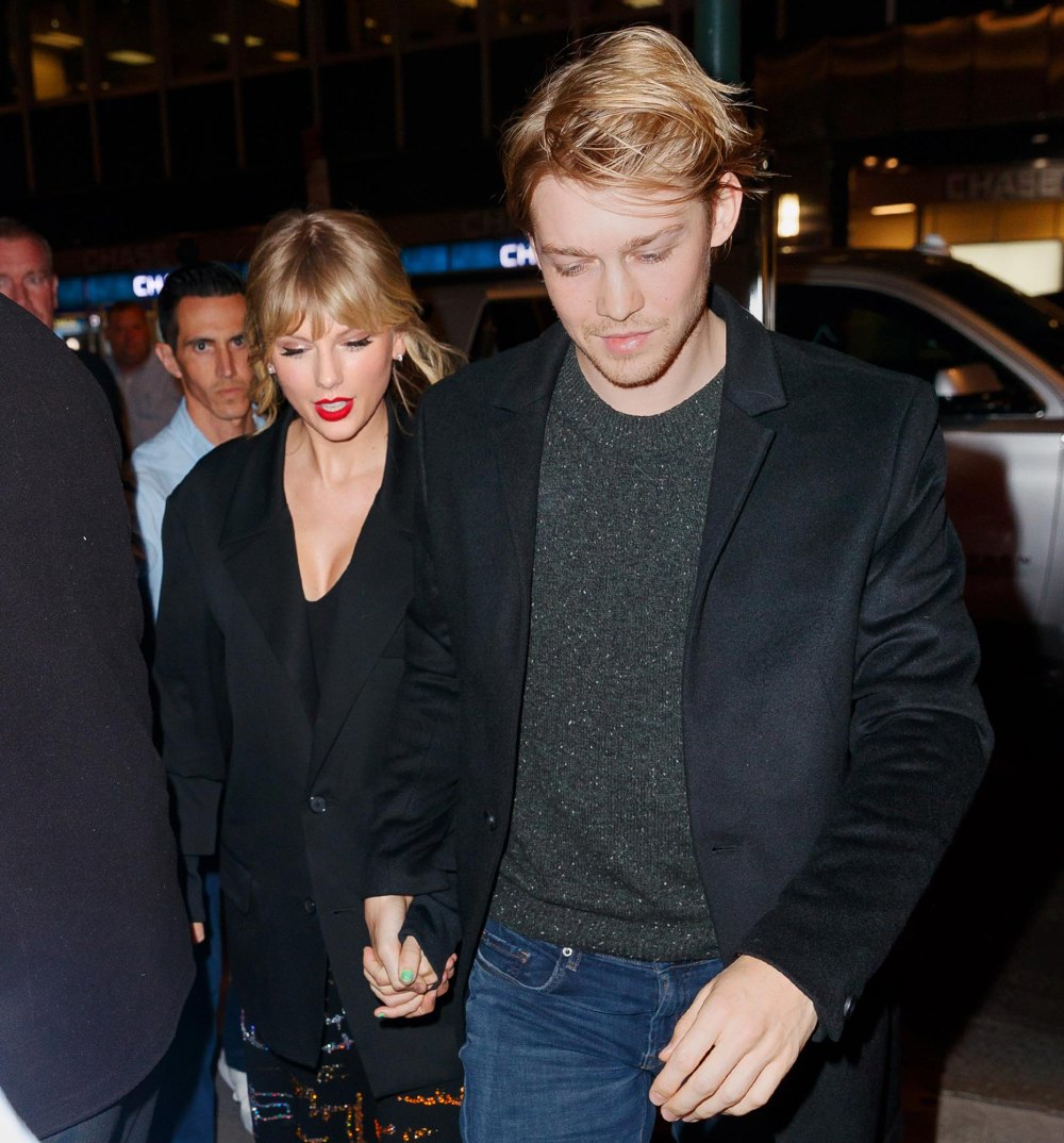 Fans Think Taylor Swifts London Night 5 Surprise Songs Have a Joe Alwyn Connection