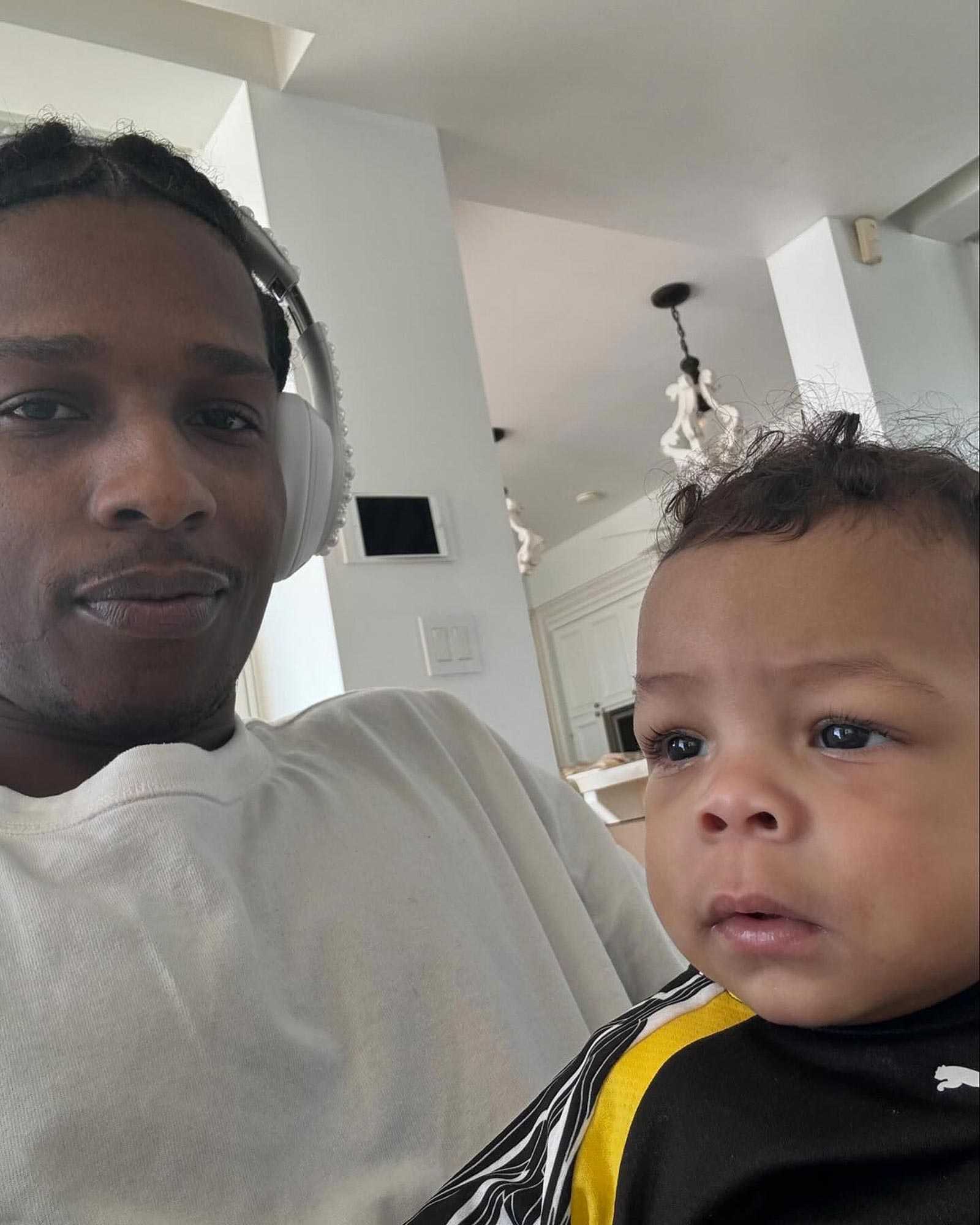 ASAP Rocky, Son Riot'un 1. Doğum Günü Onuruna Nadir Aile Fotoğraflarını Paylaştı