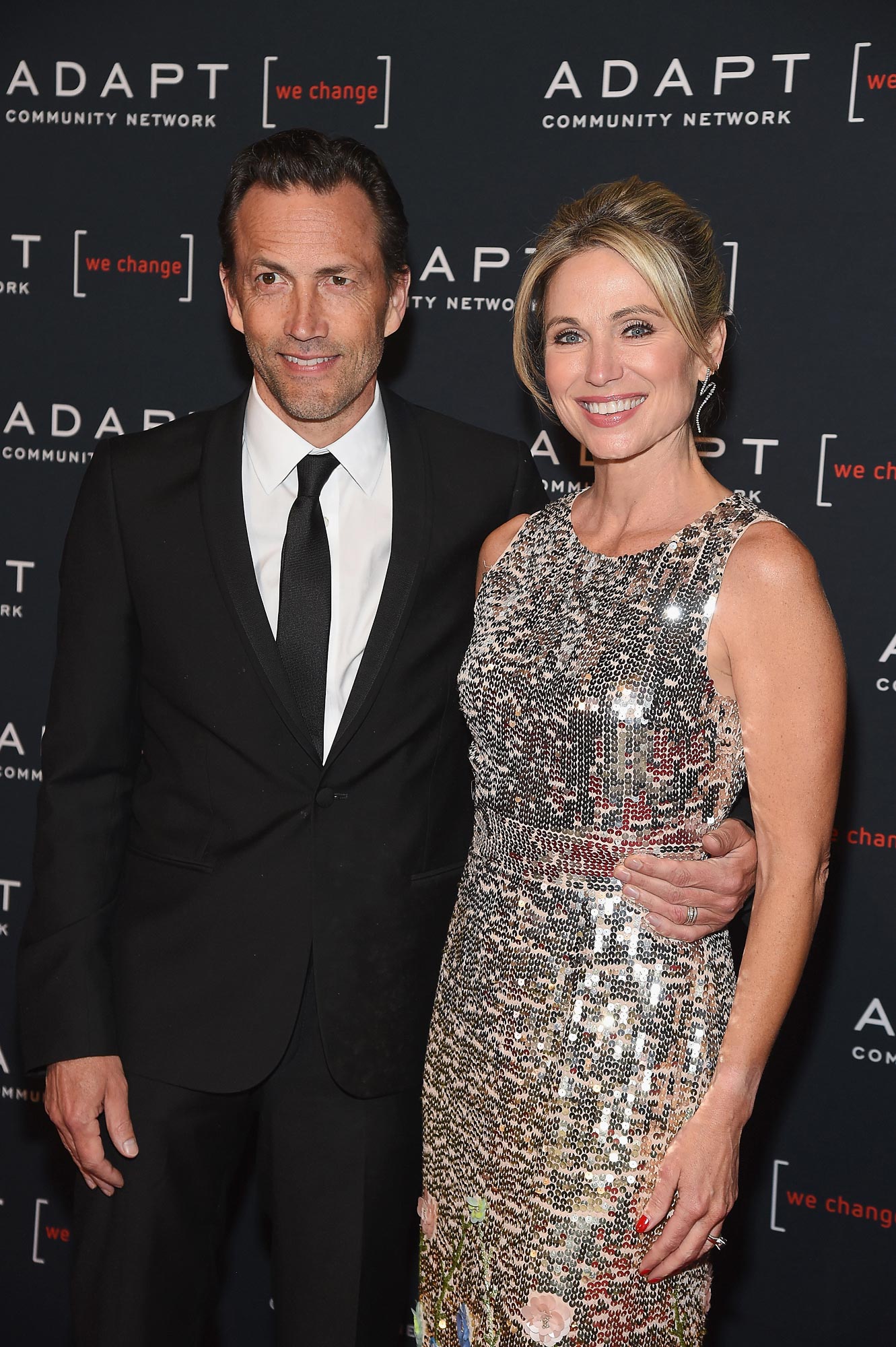 Andrew Shue dá um raro vislumbre de sua vida ‘feliz’ com Marilee Fiebig