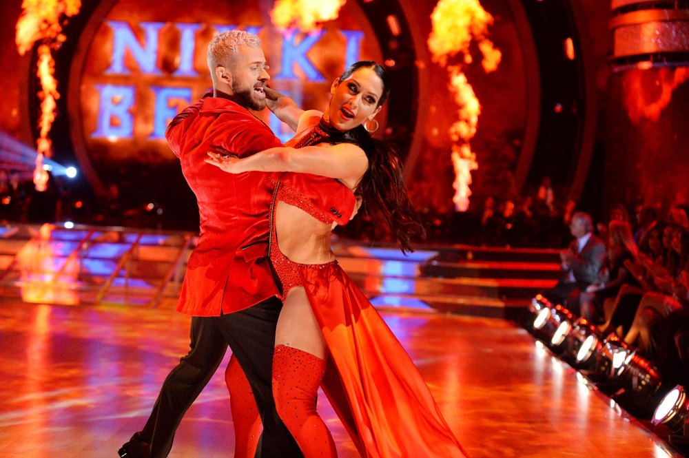 La historia de Artem en DWTS revisitada 393