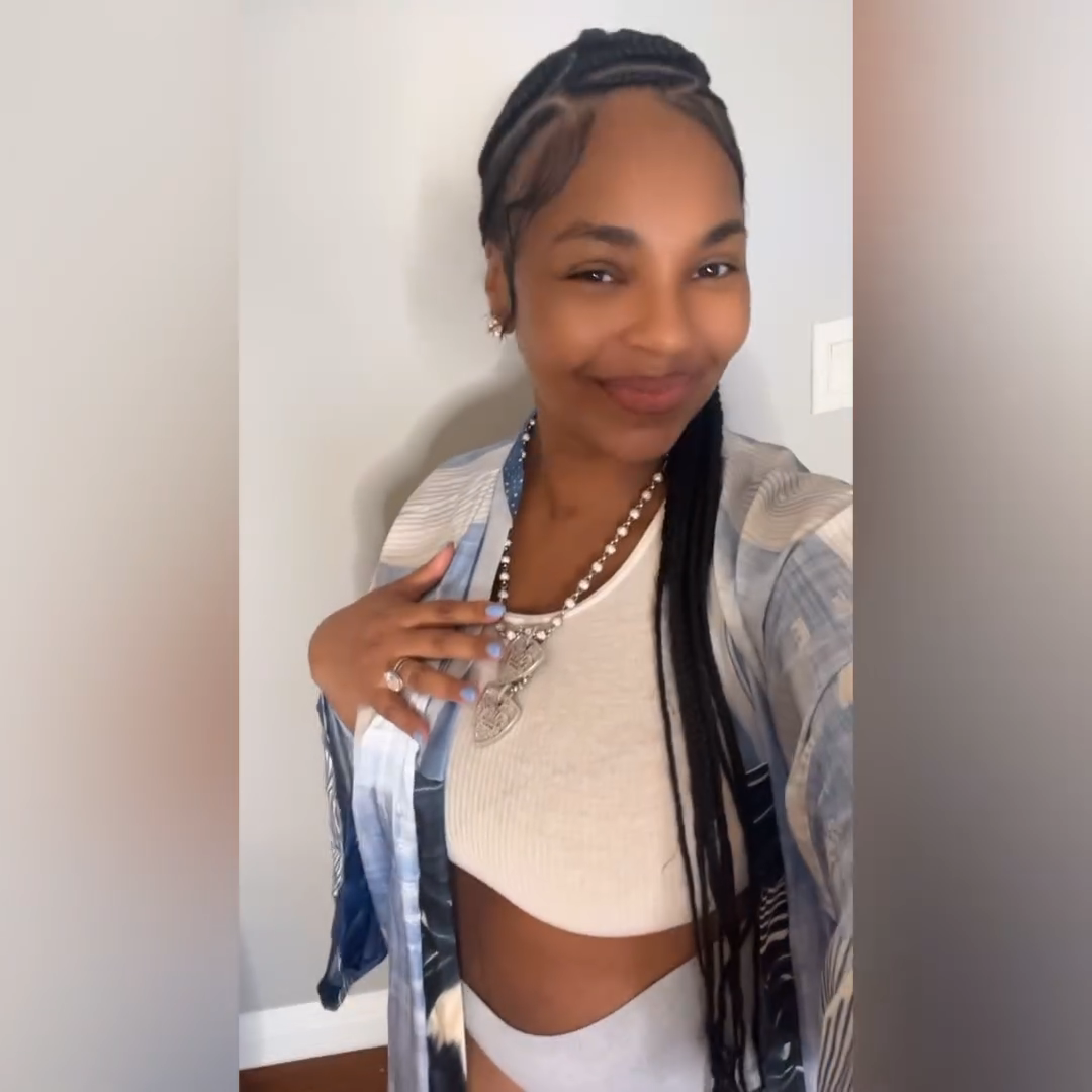 Ashanti ist vier Wochen nach der Geburt „so stolz“ auf ihren postpartalen Körper