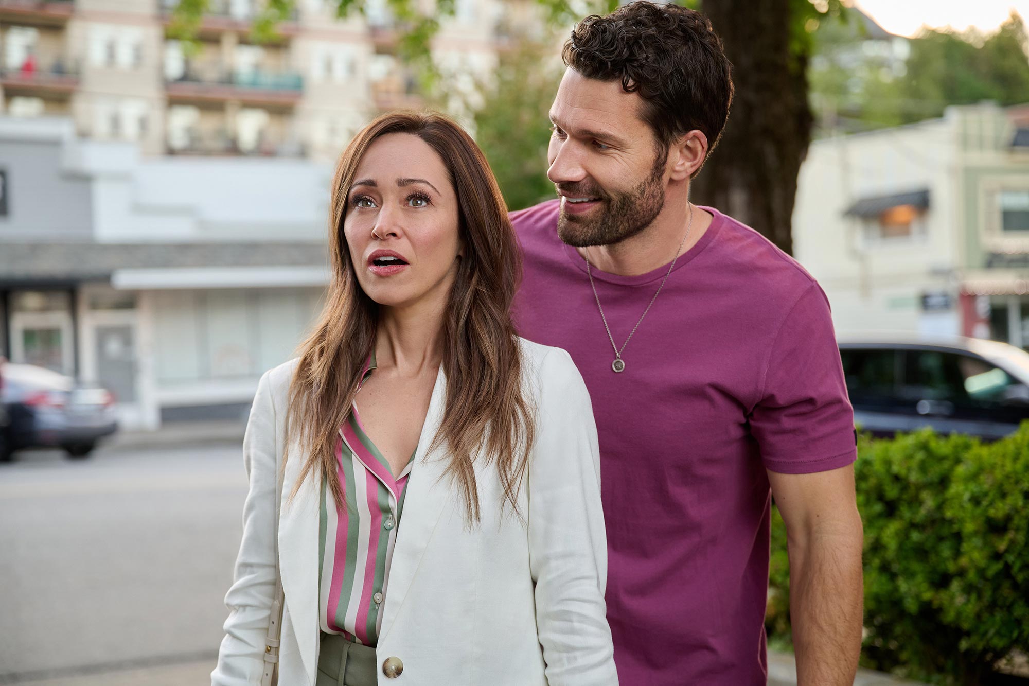 ตัวละคร 'Junebug' ของ Autumn Reeser ชอบ 'พูดอะไร' - แต่เธอเป็นแฟนหรือเปล่า?