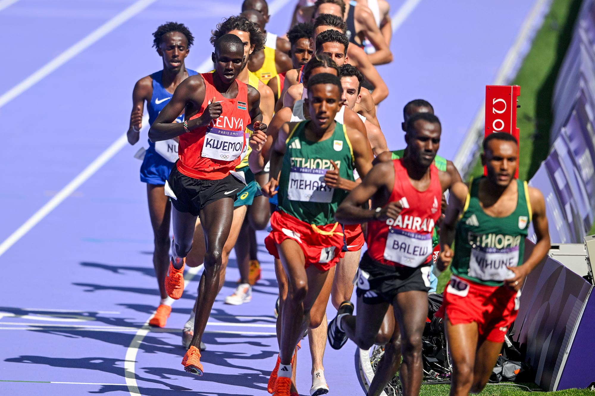 The 5000m Heats Were Chaos After 4-Man Pile Up, Cameraman on the Track