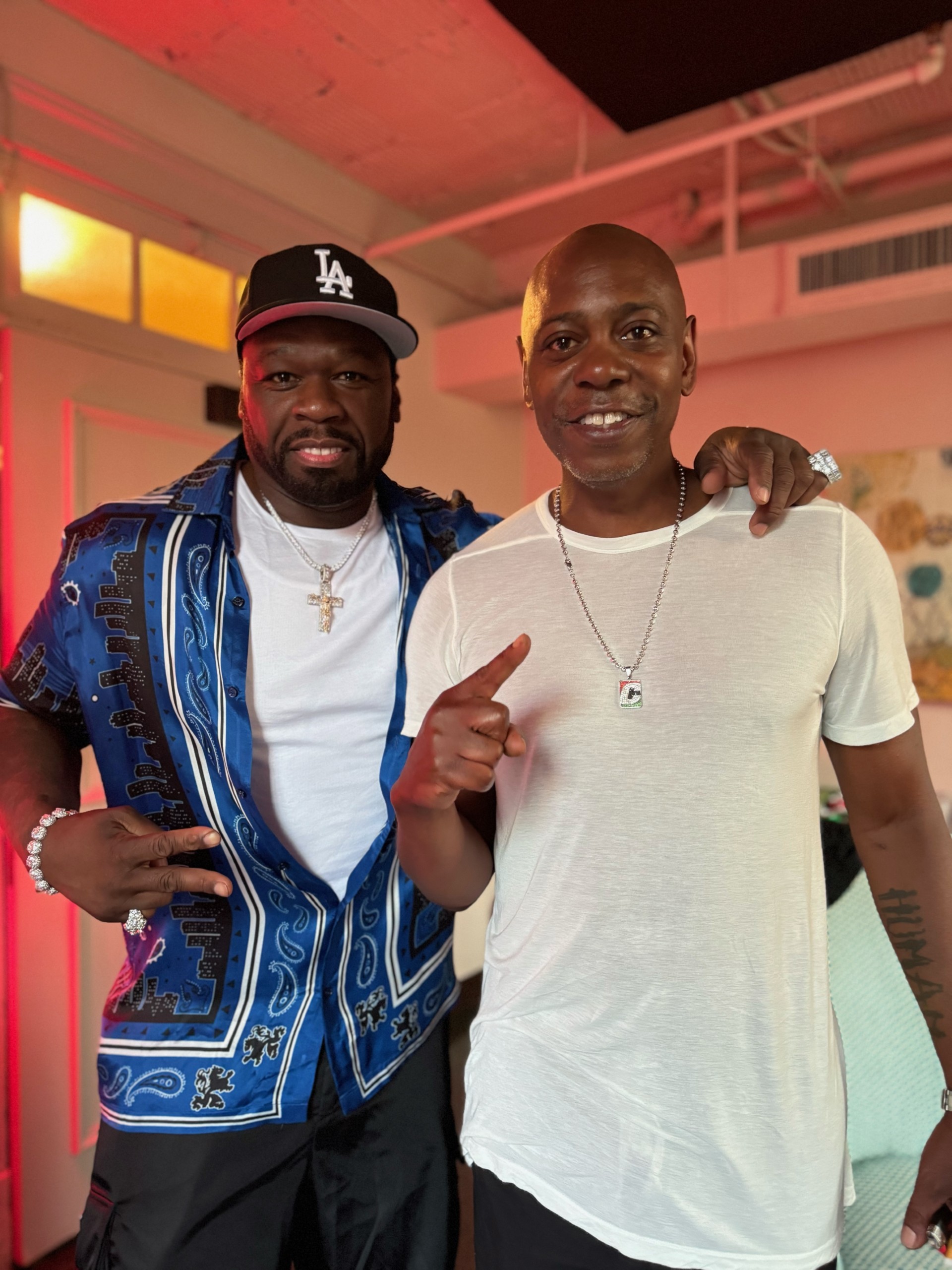 Dave Chappelle, 50 Cent'in G-Unity Yardım Festivali'nde Kalabalığa Şaşırttı