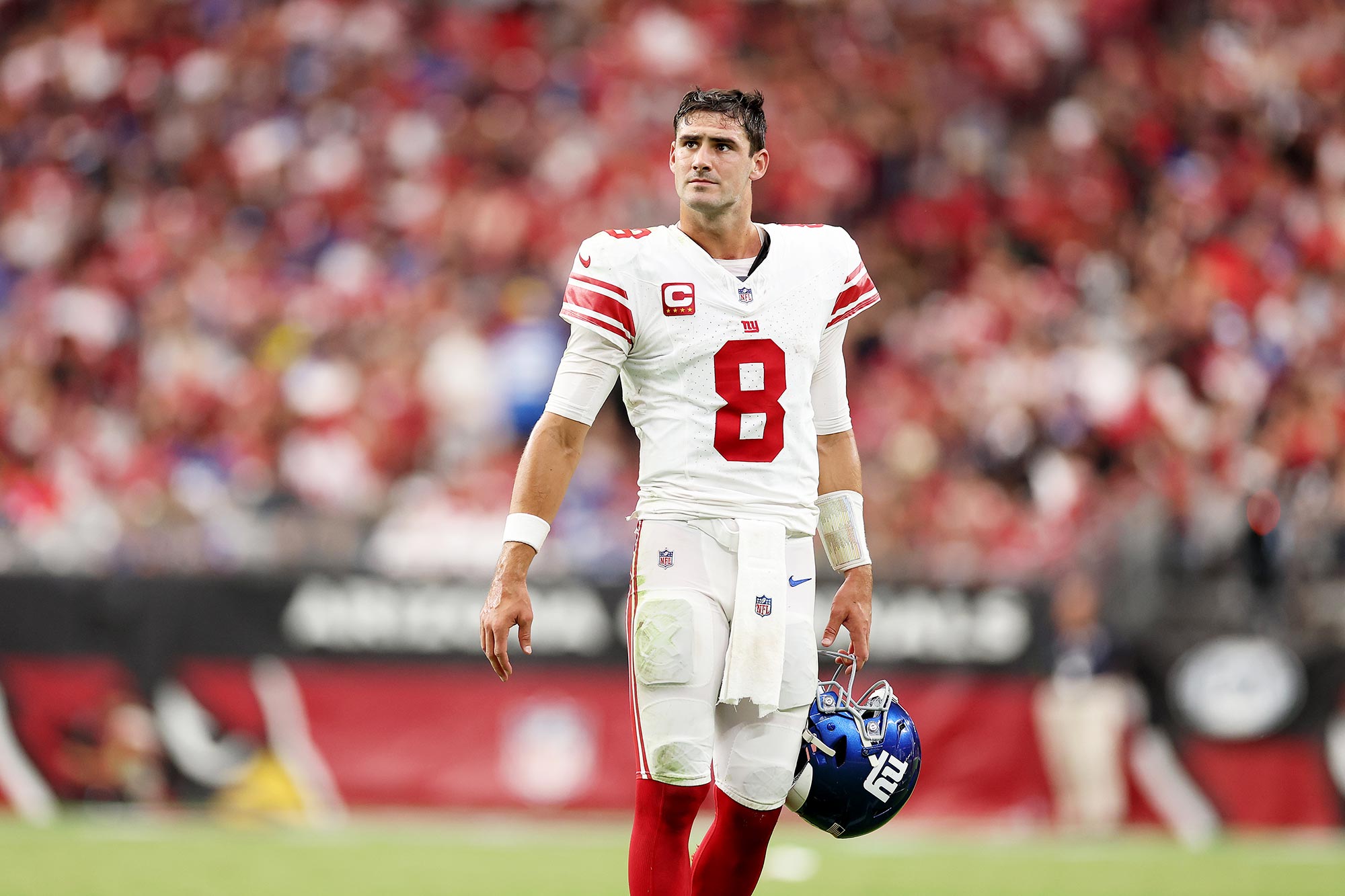 Daniel Jones của NFL biết người hâm mộ đang nói về bộ râu 'Trại huấn luyện' của anh ấy