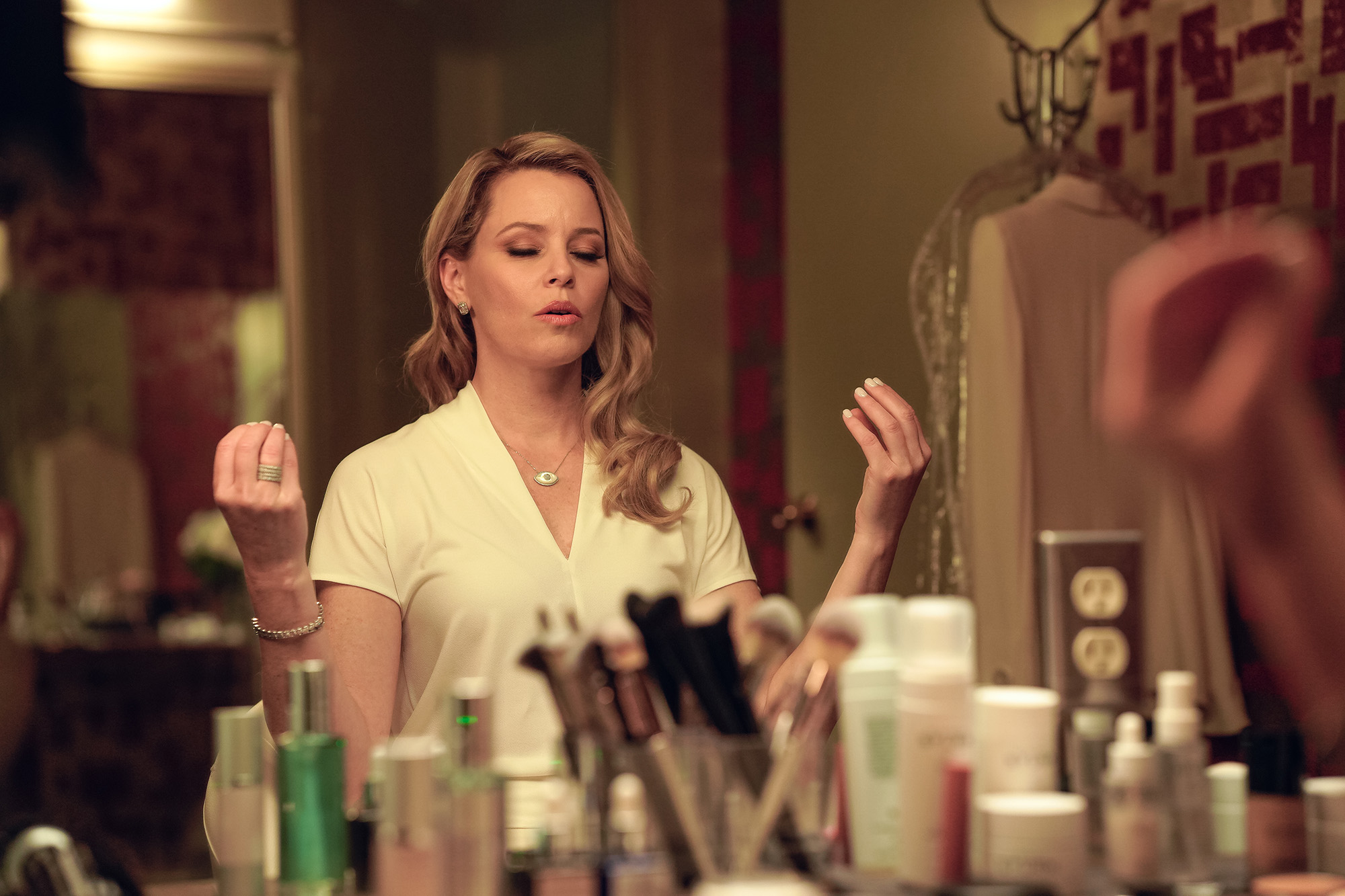 Elizabeth Banks Channeled Empathy When Prepping for Her Role in 'Skincare'