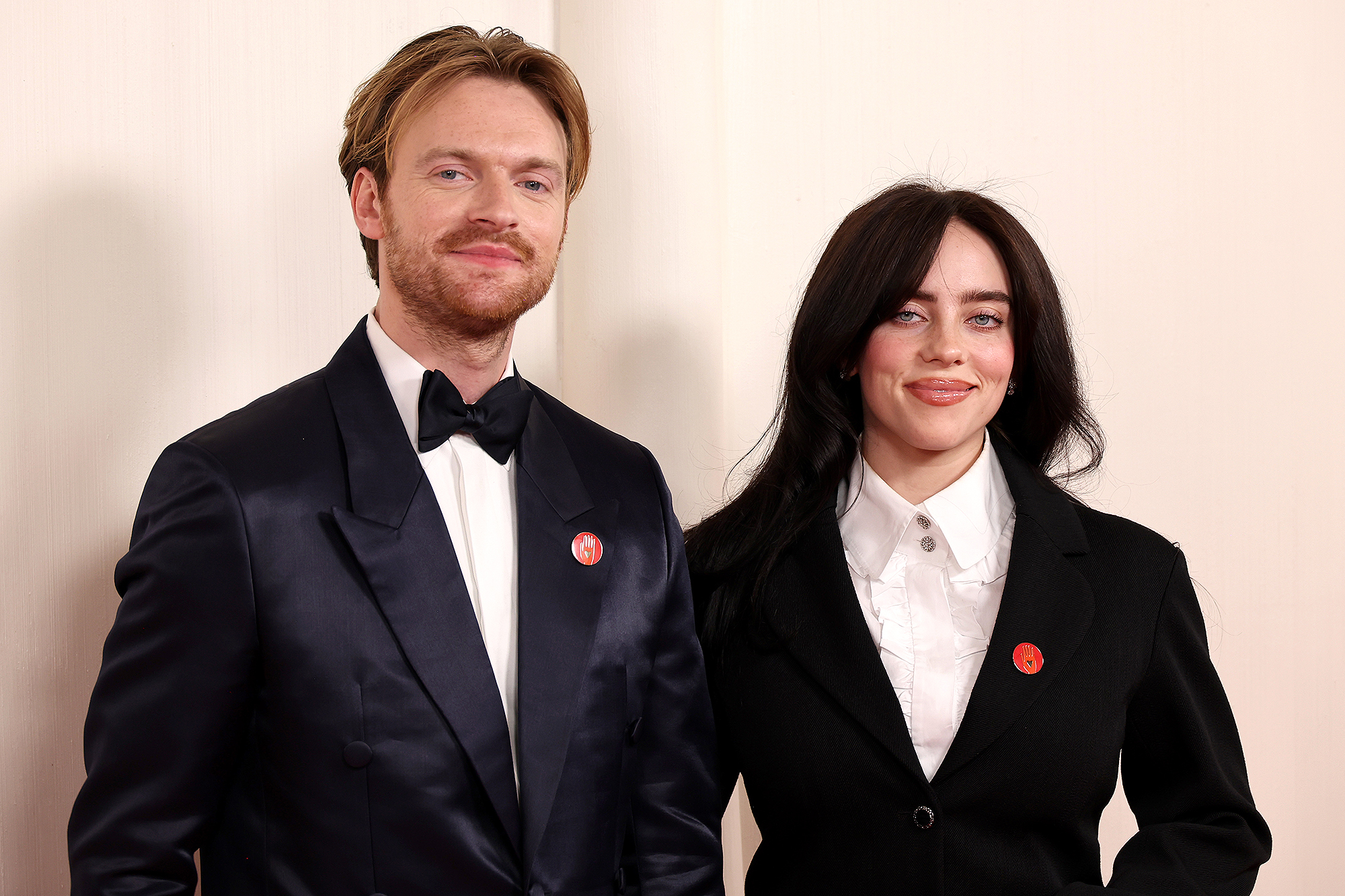 Finneas critica trolls que dizem que o verso de Billie Eilish ‘Guess’ ultrapassou os limites