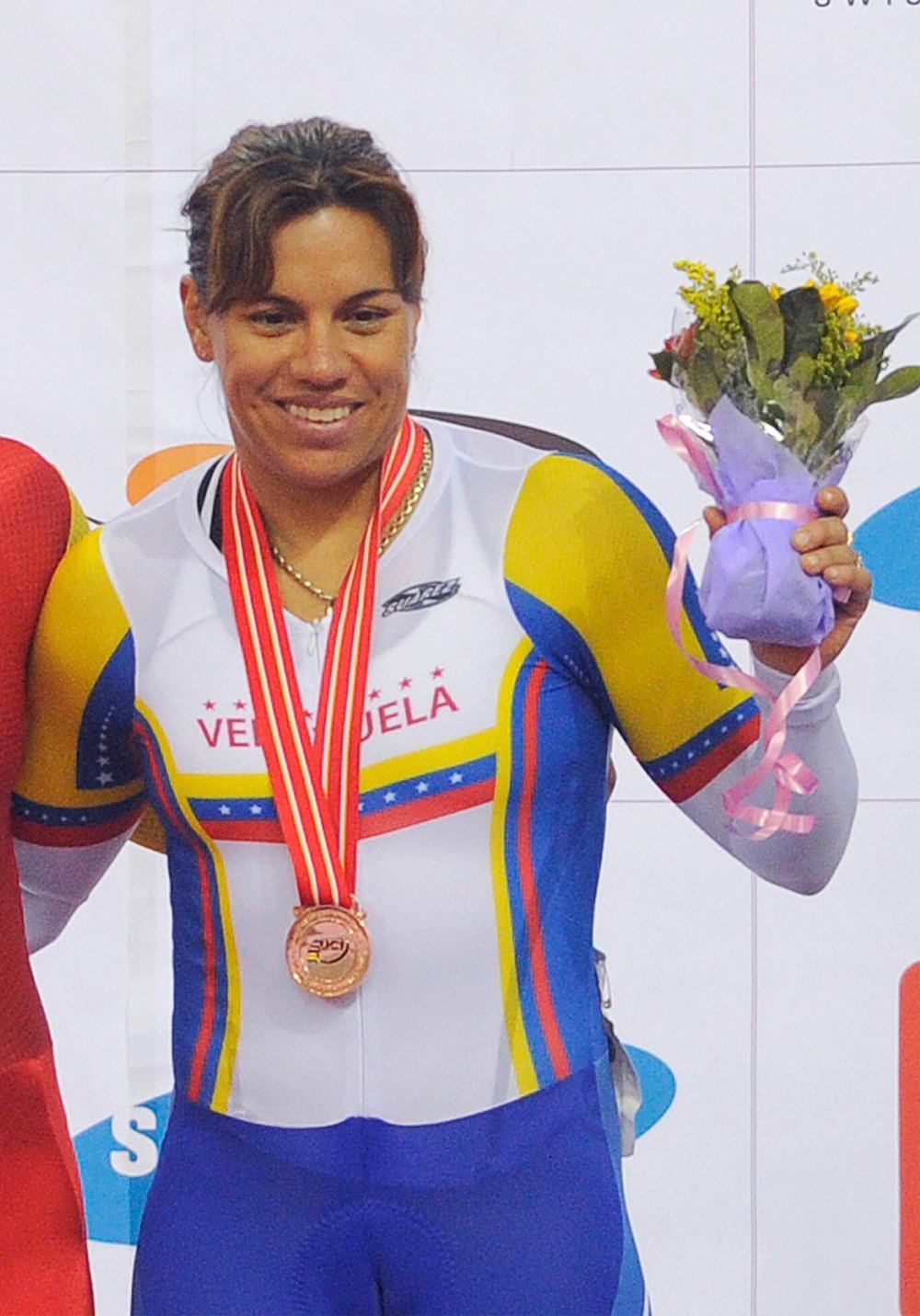 Former Olympic Cyclist Daniela Larreal Chorines Found Dead After Choking on Food 208