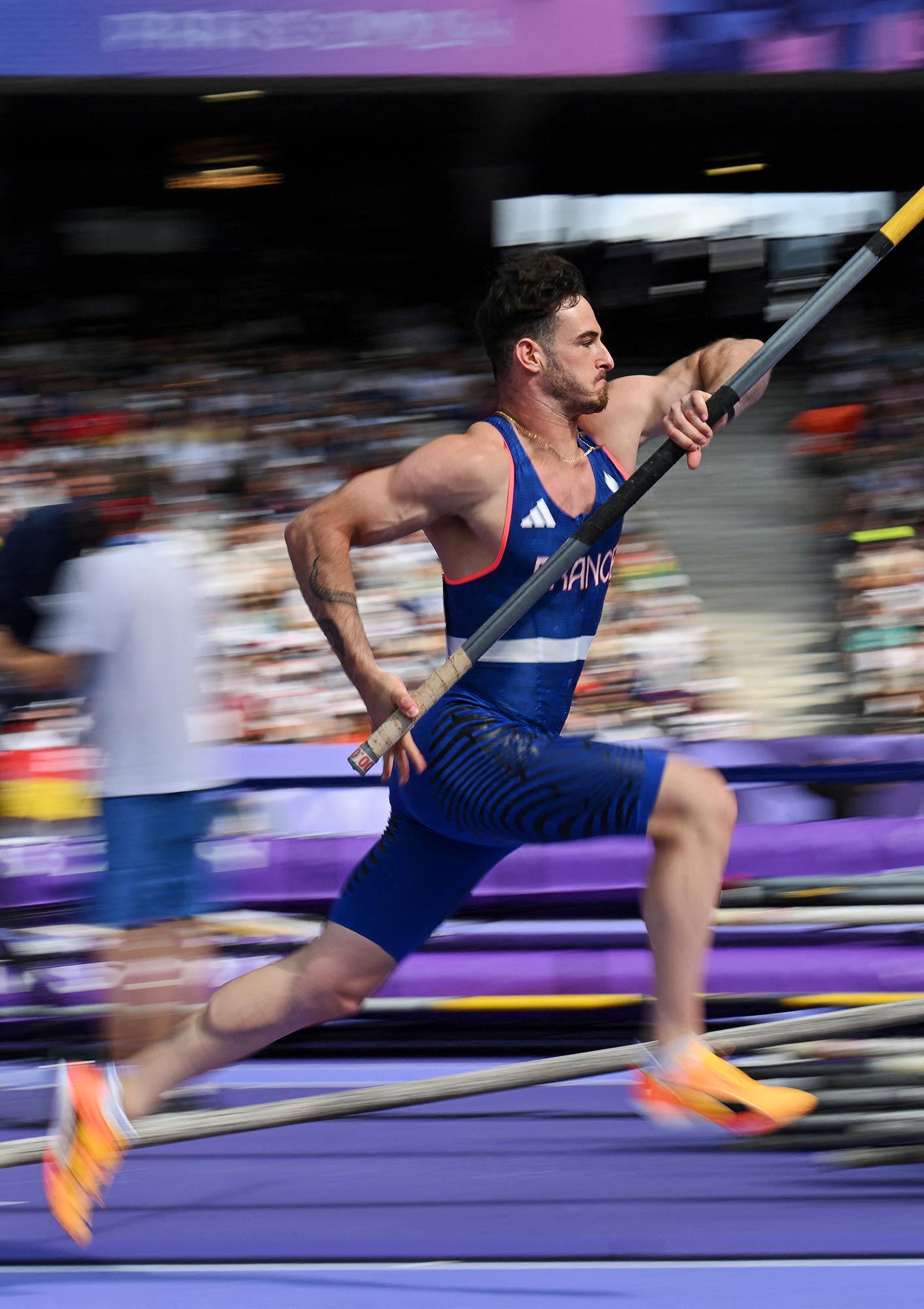 French Pole Vaulter Anthony Ammirati Gets $250K Job Offer Thanks to Bulge