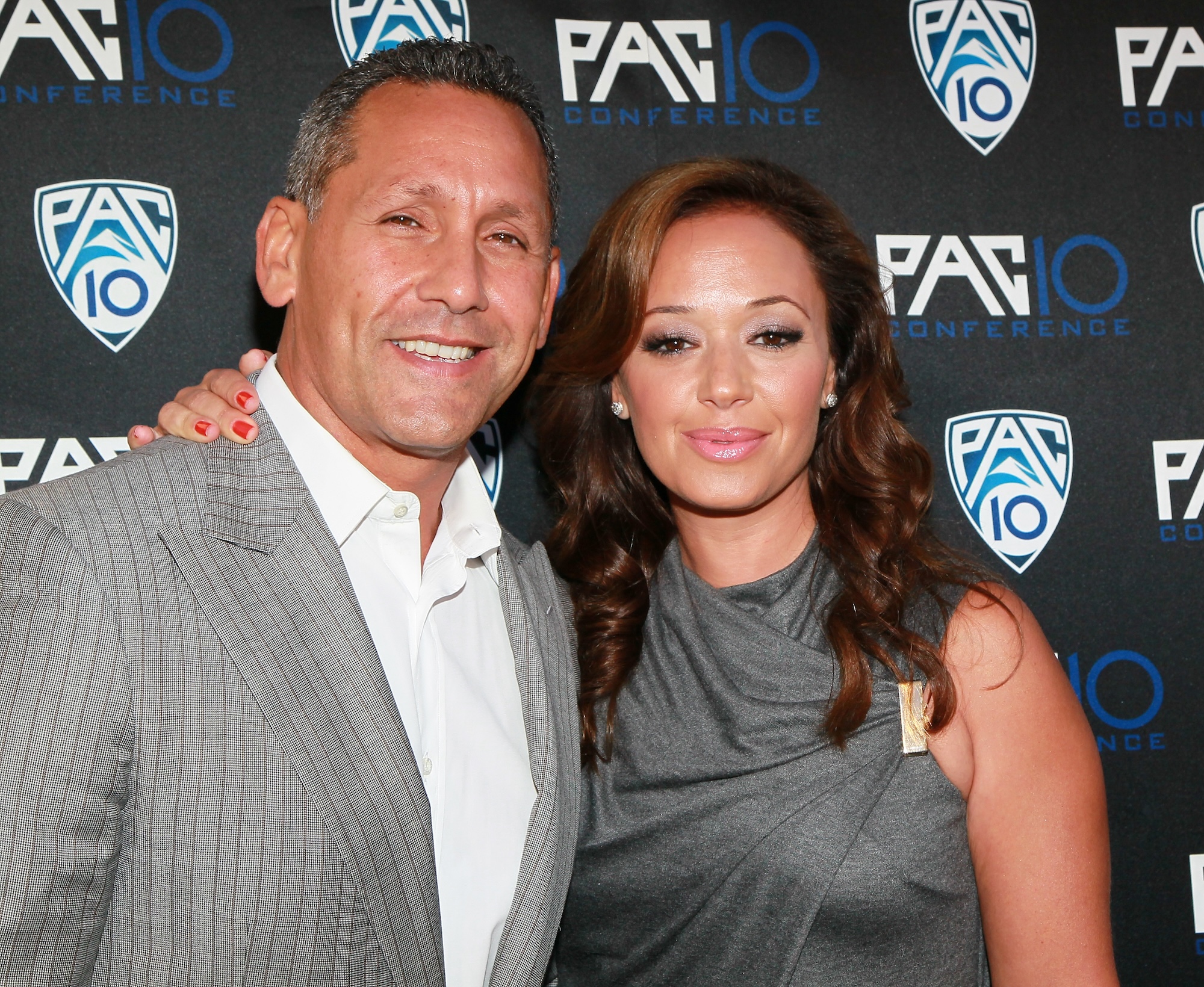 Leah Remini e o marido Angelo se divorciam após 2 décadas de casamento