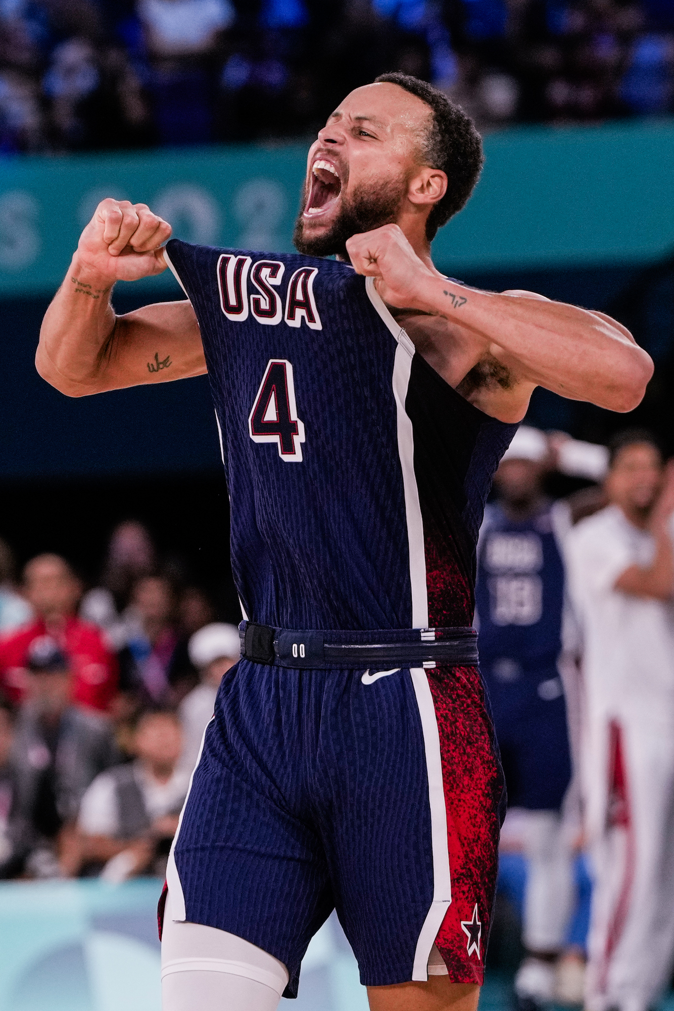 Stephen Curry ganha a primeira medalha de ouro olímpica com a equipe dos EUA vencendo a França