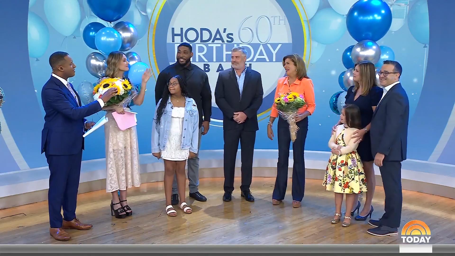 Hoda Kotb ร้องไห้ในช่วงวันเกิดครบรอบ 60 ปีของเธอตอน 'วันนี้'