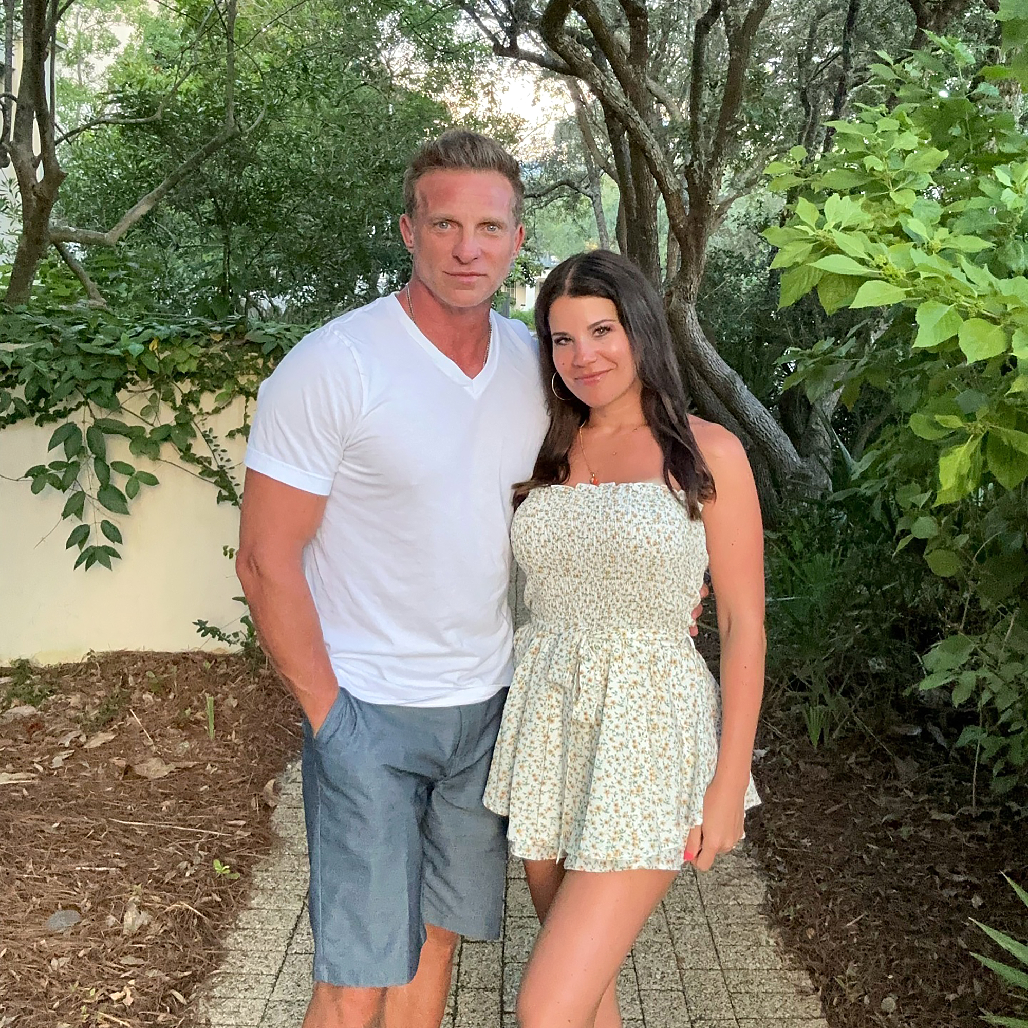 Steve Burton ดาราสบู่ ICYMI กำลังออกเดทกับ Michelle Lundstrom หลังหย่าร้าง