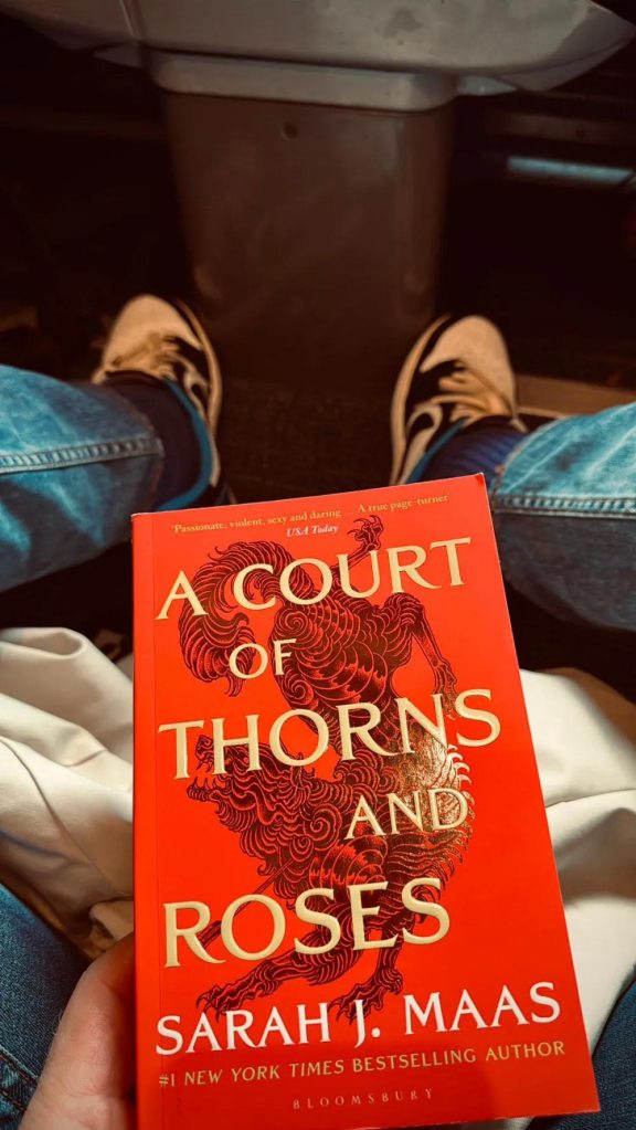 Stars Reading A Court of Thorns and Roses