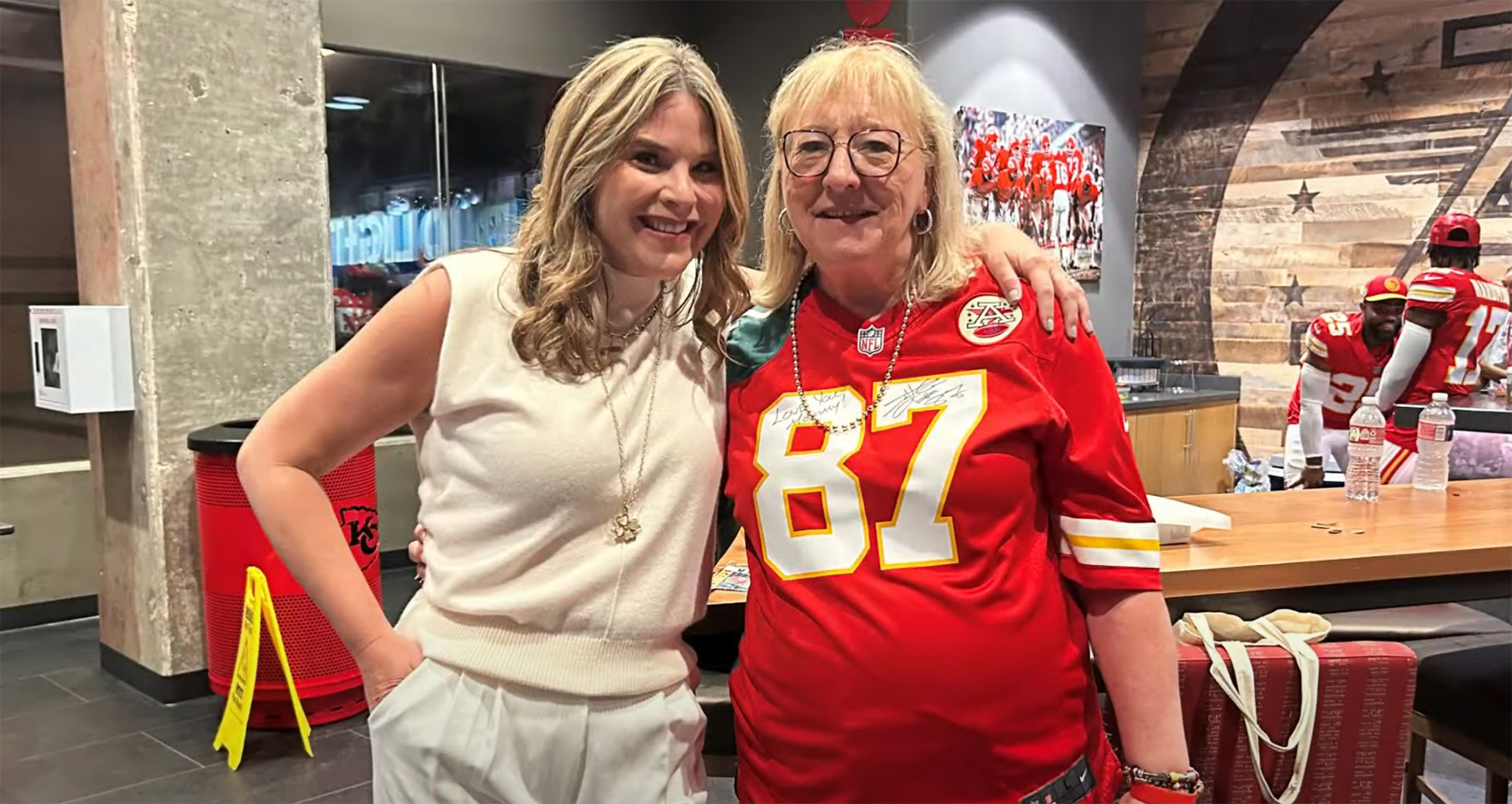 Jenna Bush Hager revela se Travis Kelce respondeu à sua carta