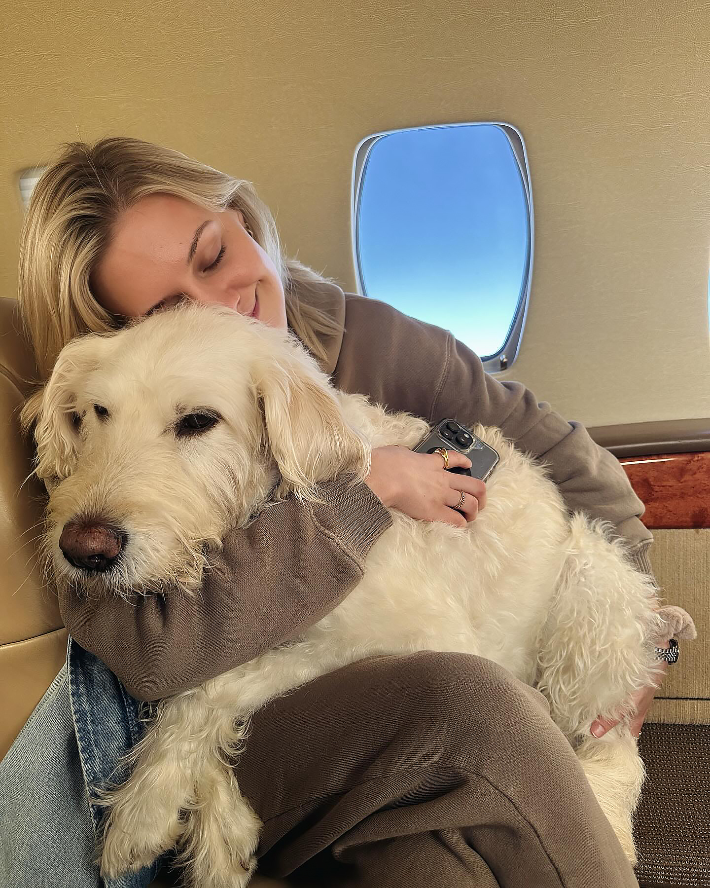 Kelsea Ballerini Hayranlarından Köpeği Dibs için 'Büyük Dua' Göndermelerini İstedi