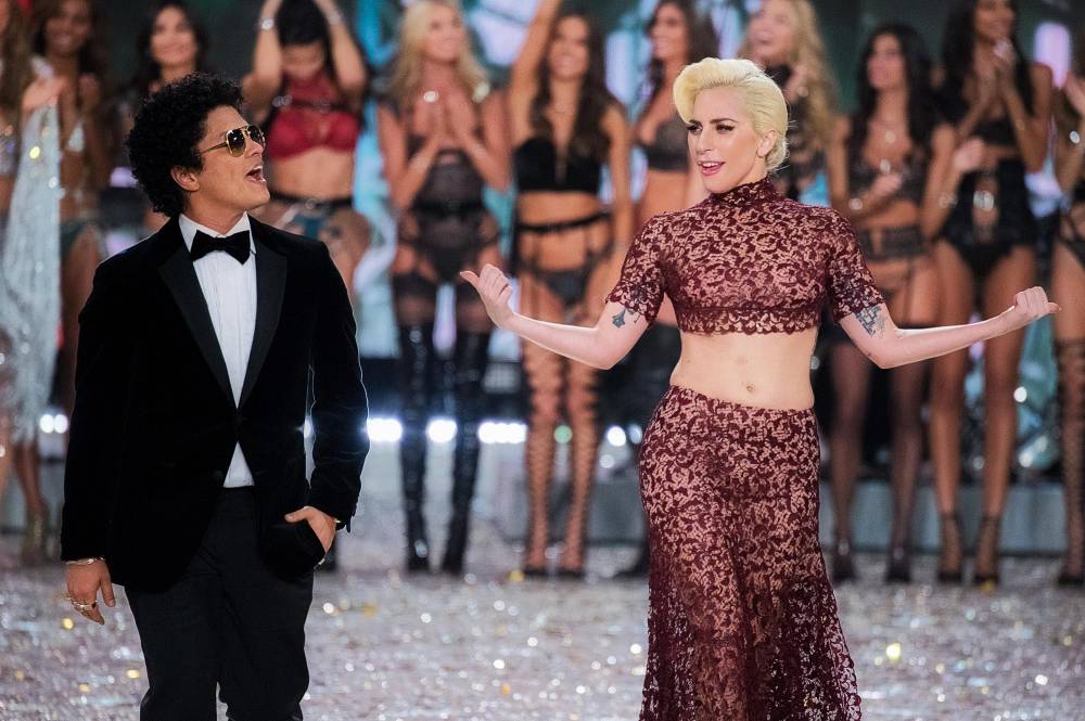 Lady Gaga Drops Die With a Smile Single With Help From Bruno Mars Following 2 Year Drought 156: 