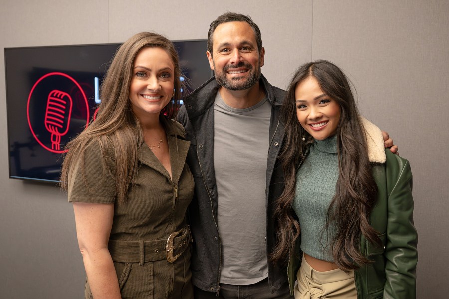 Molly Mesnick Recalls ‘The Bachelor’ Producers Telling Her Jenn Tran Was All In On Sam McKinney