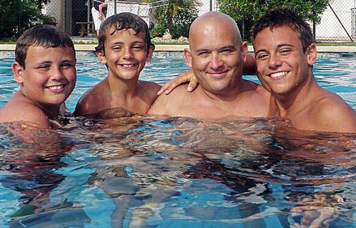 Olimpiyat Dalış Madalyası sahibi Tom Daley, 5. Madalya Sonrası Babasının Ölümünü Düşünüyor