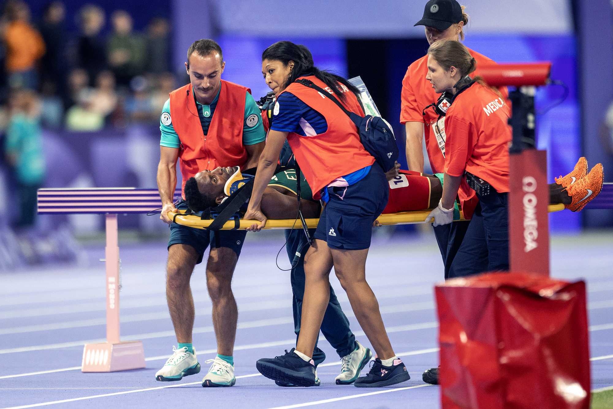 Olimpiyat Koşucusu 3000m Engelli Koşu Finalinde Düştükten Sonra Hastaneye Kaldırıldı