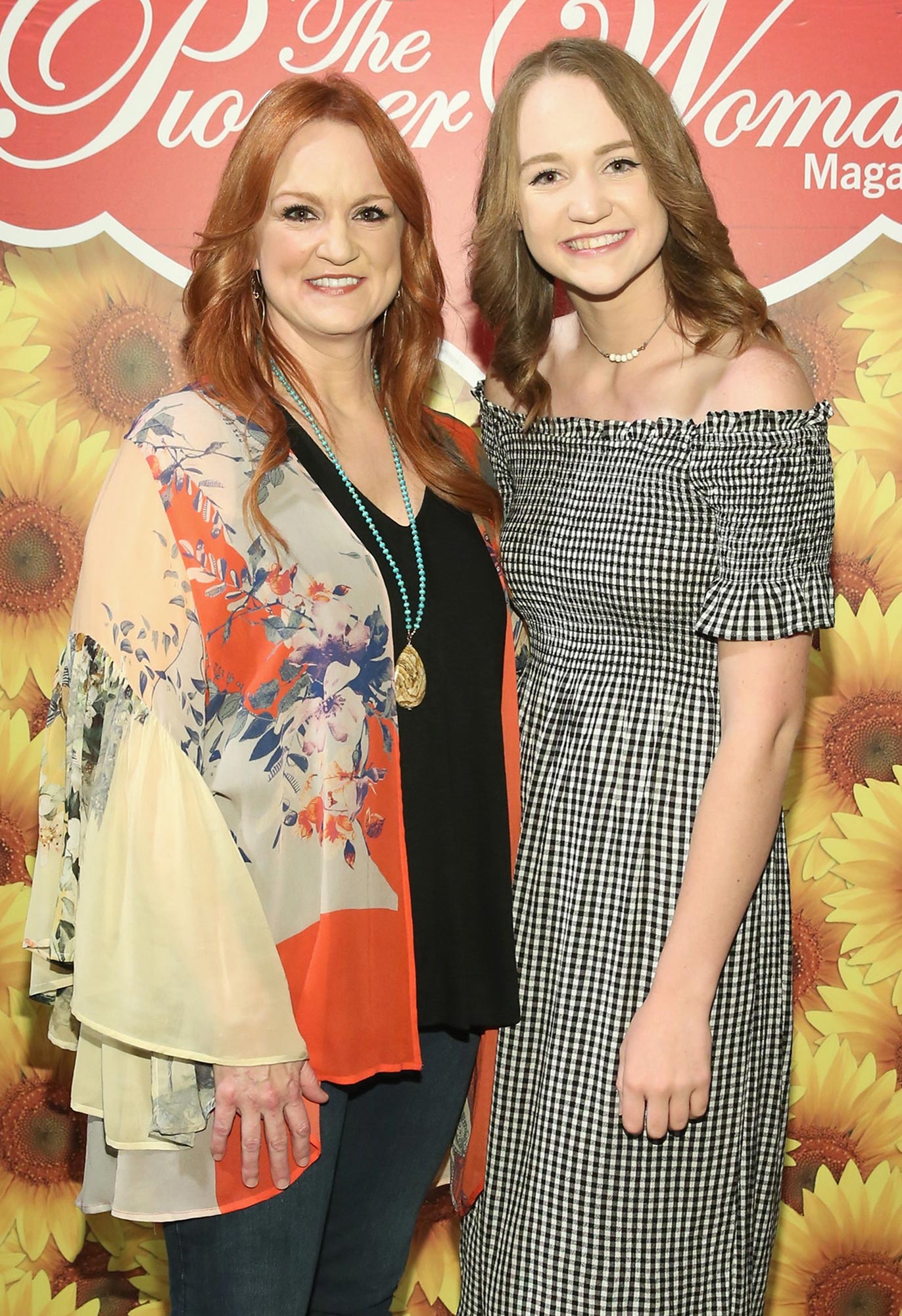 Người phụ nữ tiên phong Ree Drummond kỷ niệm lễ đính hôn của con gái Paige