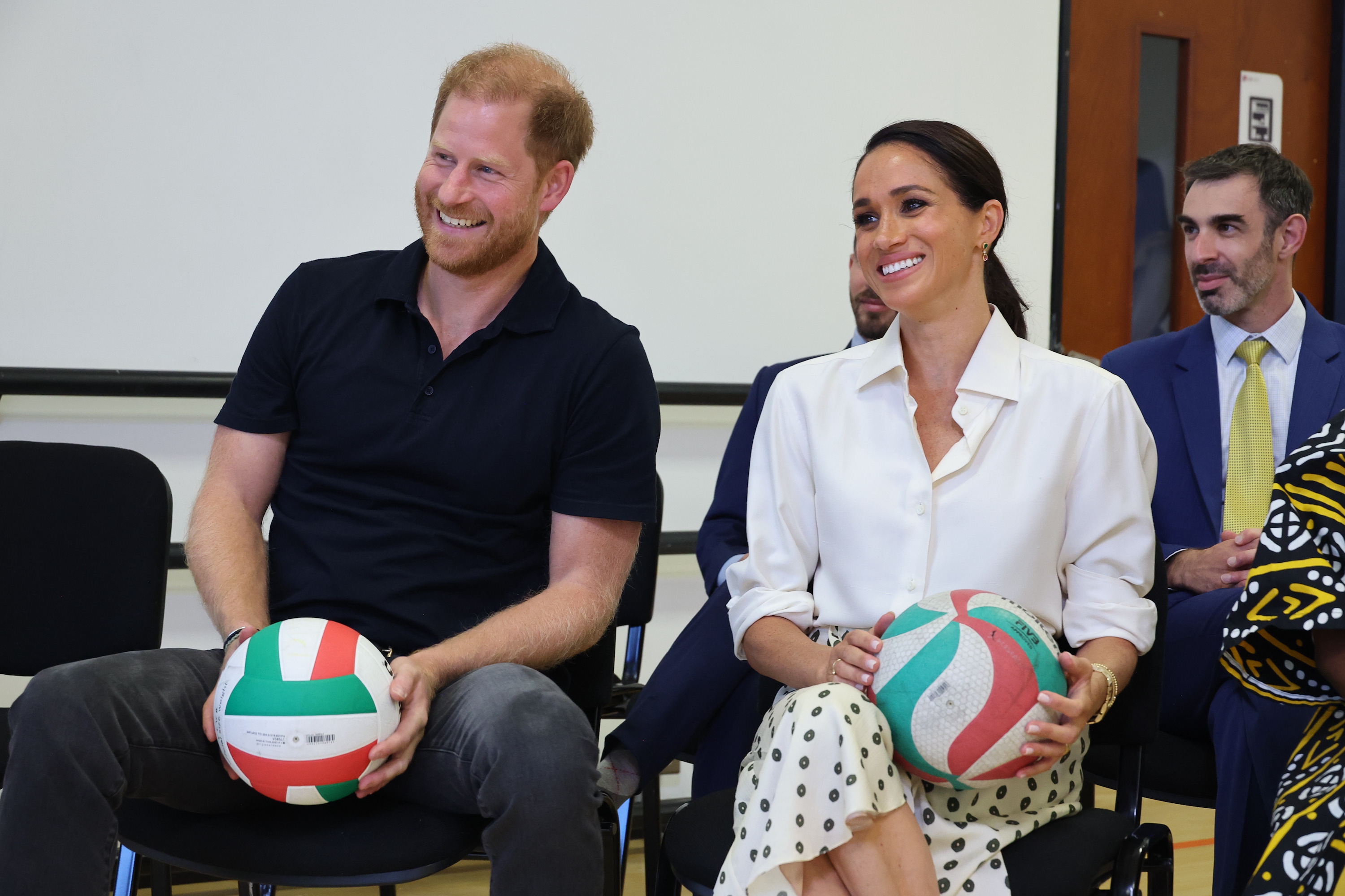 Książę Harry i Meghan Markle otrzymują wzruszające prezenty podczas tournée po Kolumbii