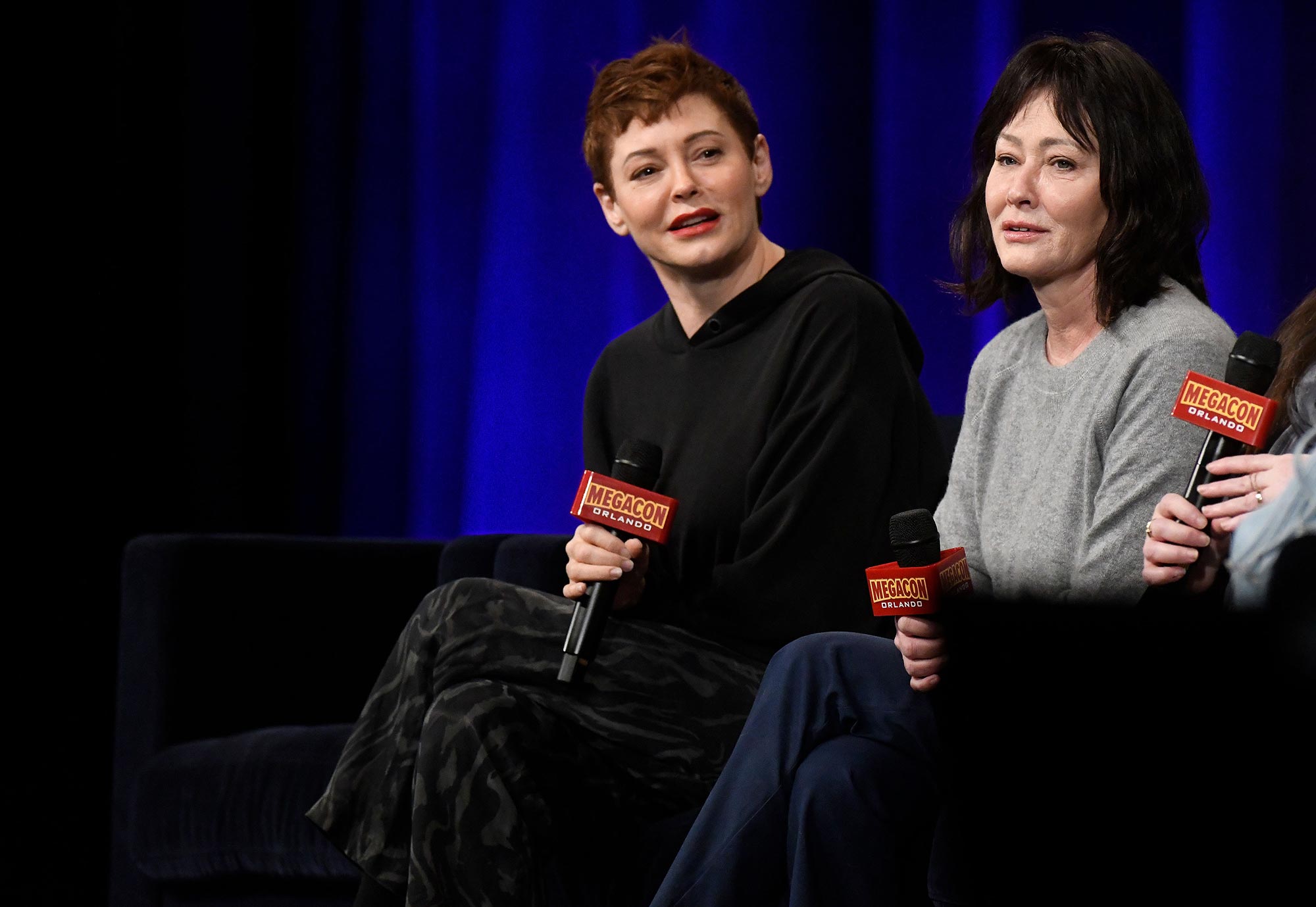 Rose McGowan 'เสียใจ' ที่ไม่ได้รู้จัก Shannen Doherty 'เร็วกว่านี้'