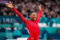 Simone Biles shows off fresh haircut after the Olympics